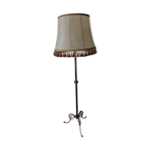 Lampadaire avec son abat jour