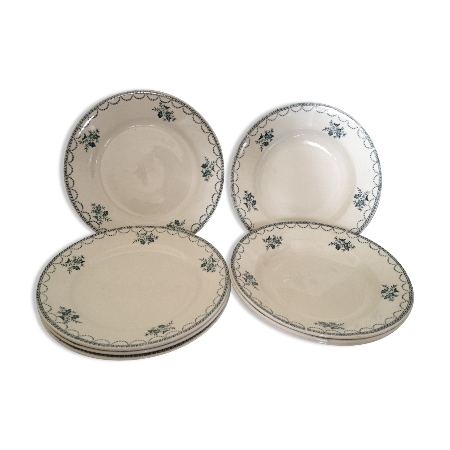 Set 4 dinner plates and 4 soup plates