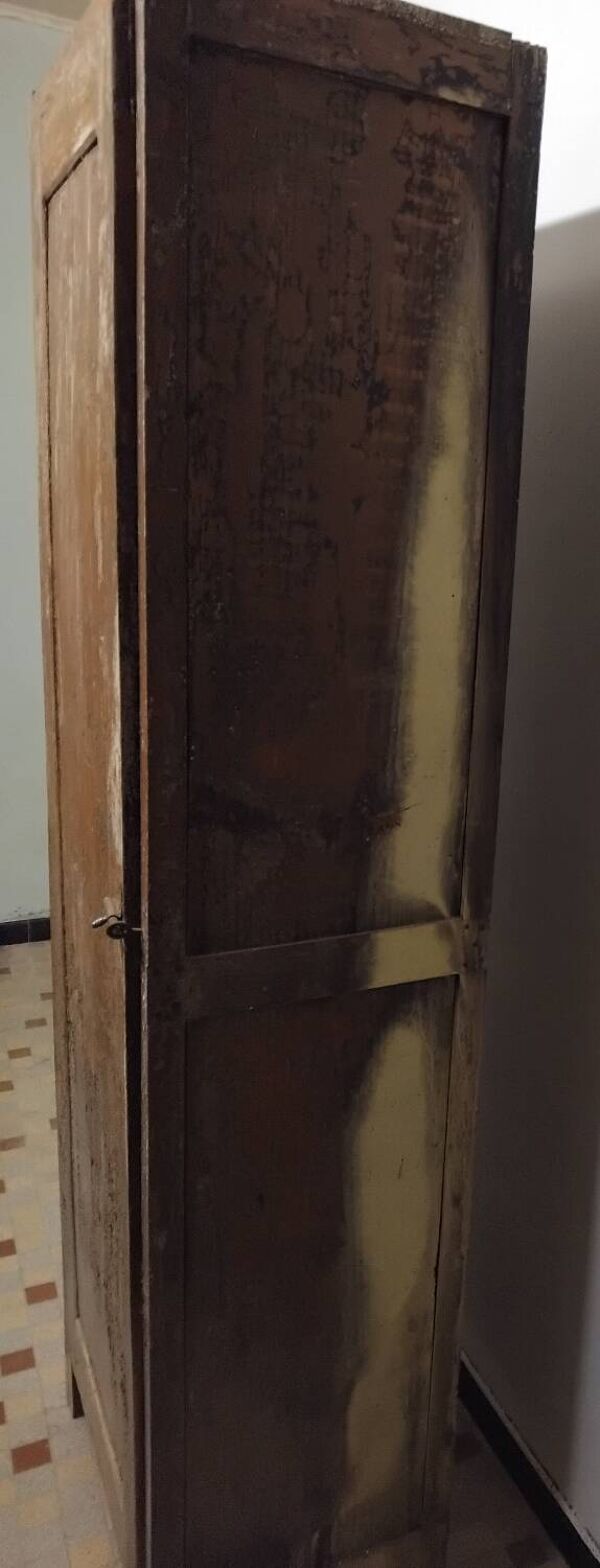 Ancienne armoire parisienne