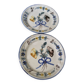 Pair of polychrome earthenware plates