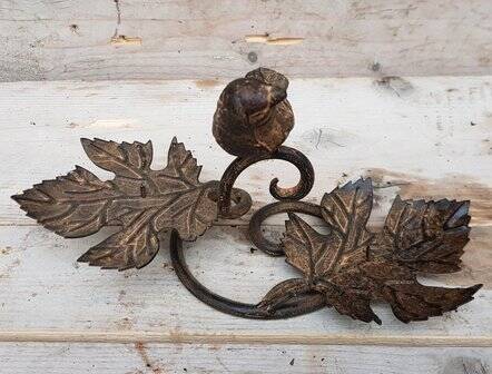 Bougeoir avec oiseau en métal noir