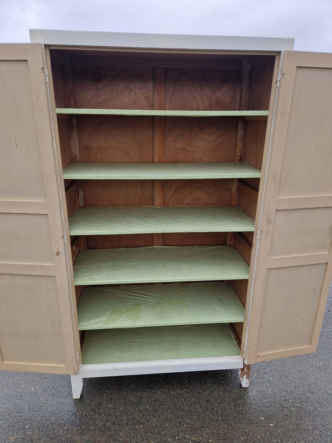 Vintage Parisian wardrobe