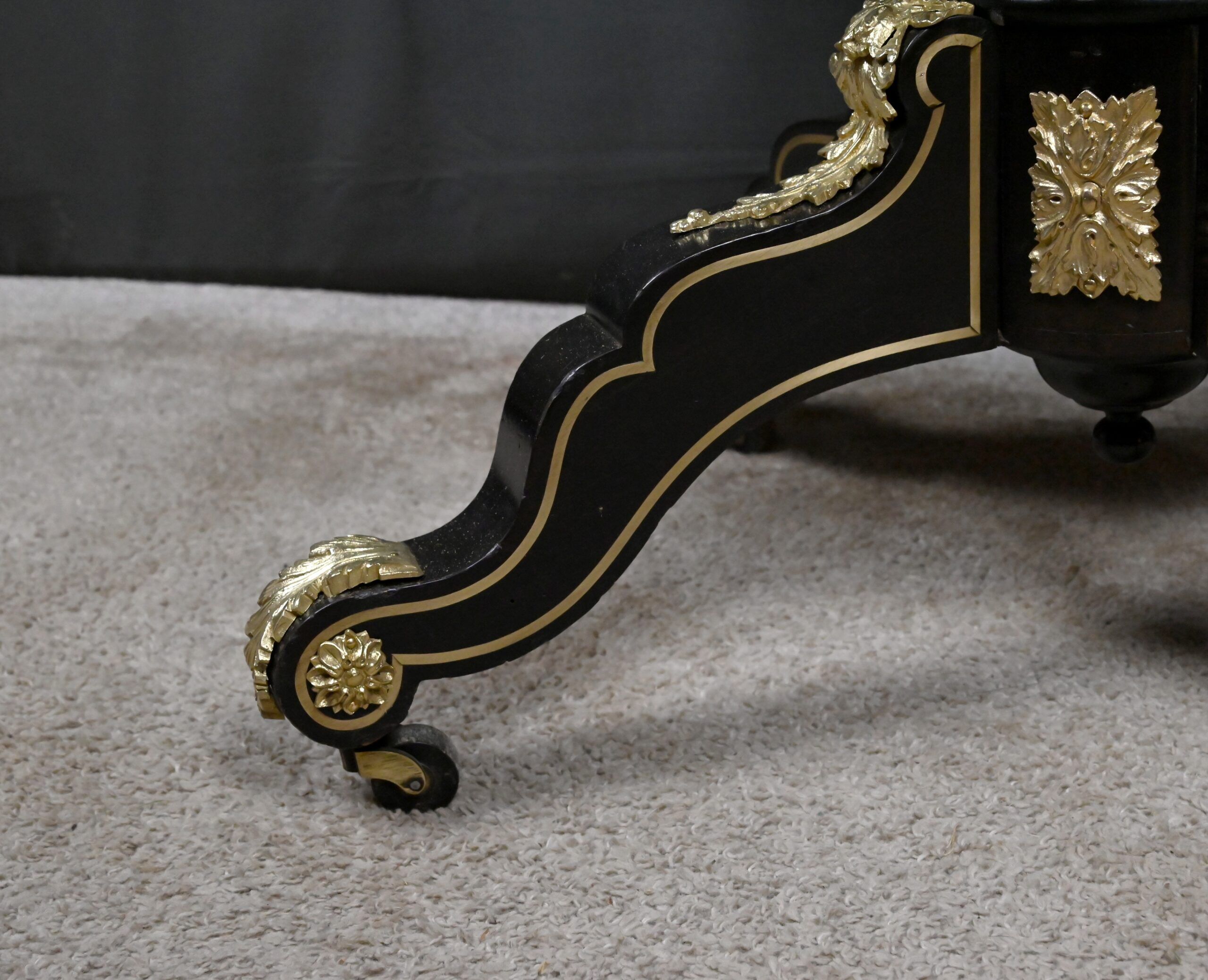 Boulle marquetry violin-shaped table, Napoleon III period – Mid 19th century