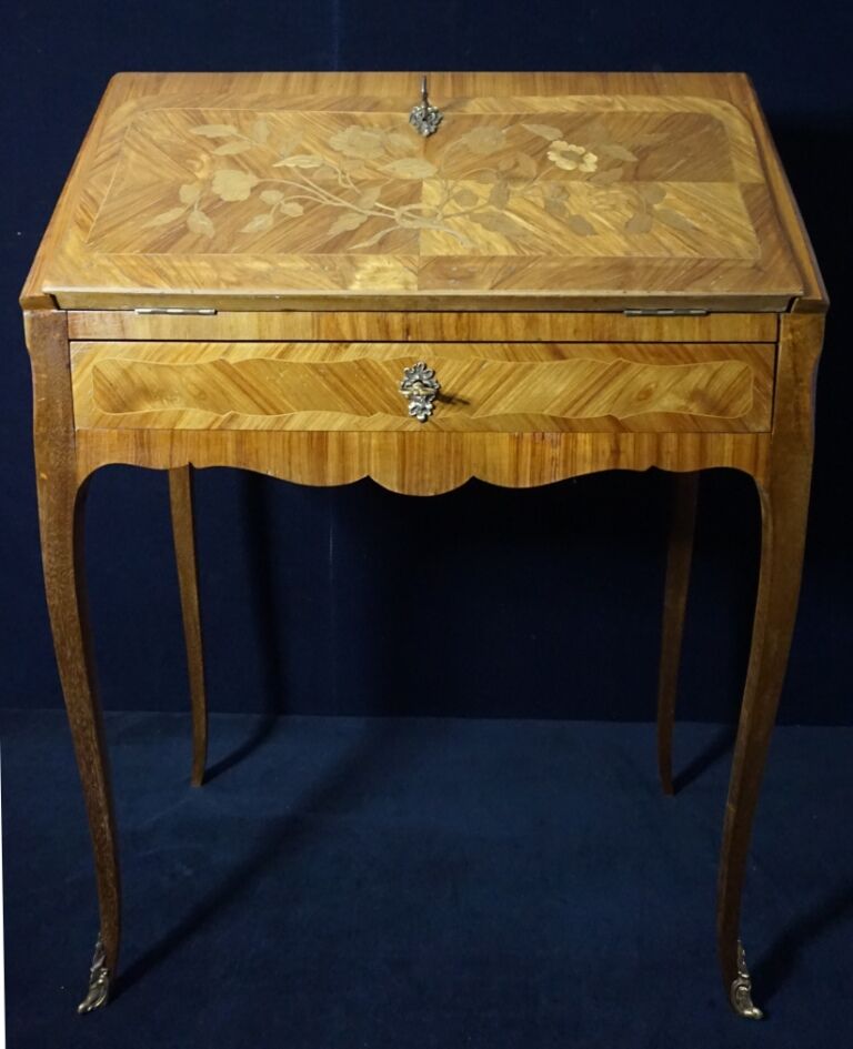 Secrétaire de style Louis XV