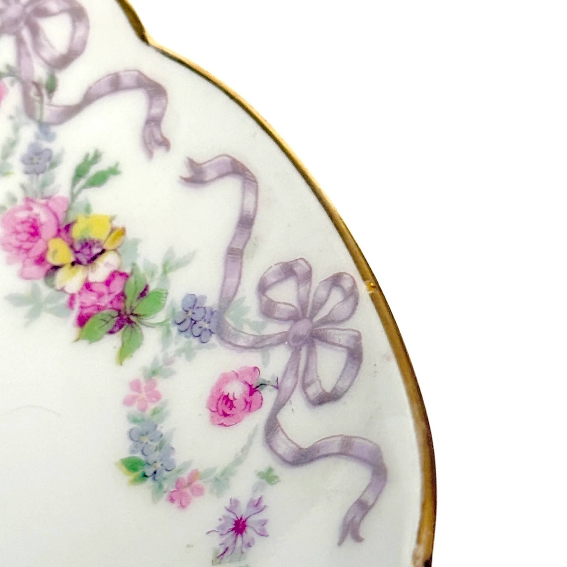 Compote dish on pedestal / fruit bowl in Limoges porcelain with floral garlands and ribbons | “Vieux Bernardaud” D&C (Delinières & Cie) | late 19th century
