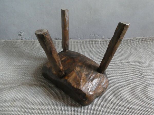 Tabouret de vacher, de traite, en bois massif, années 50