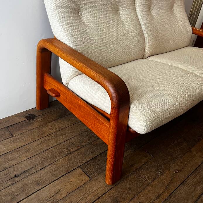 Scandinavian 2-seater bench sofa in teak and wool.