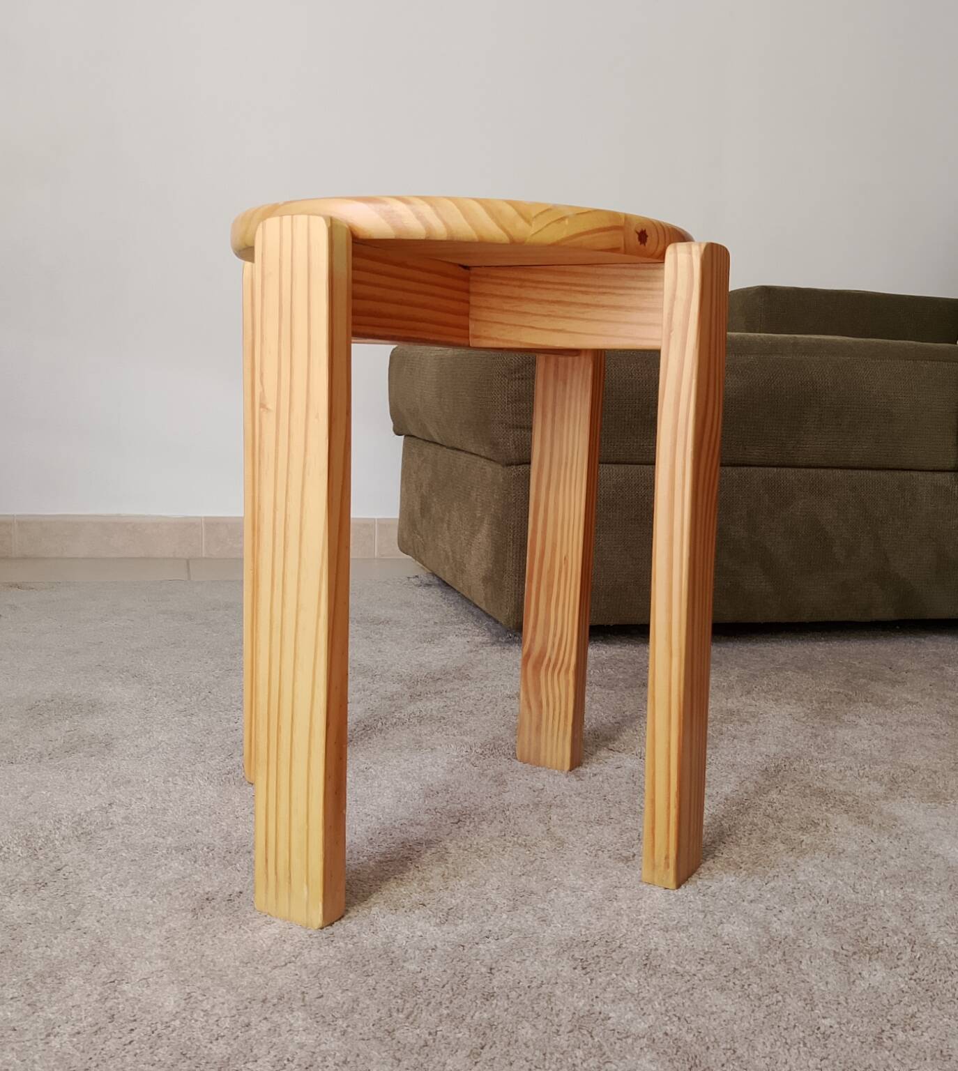 Vintage stool in solid pine chalet/Scandinavian style.
