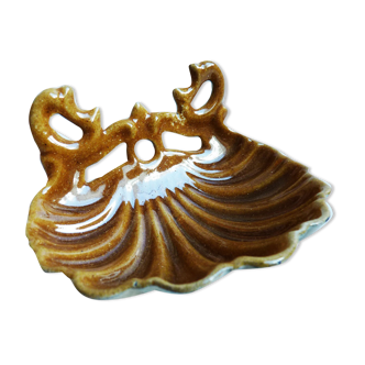 Enamelled cast iron shell soap port