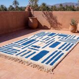 Handmade pure wool rug, size 200 x 300 cm.