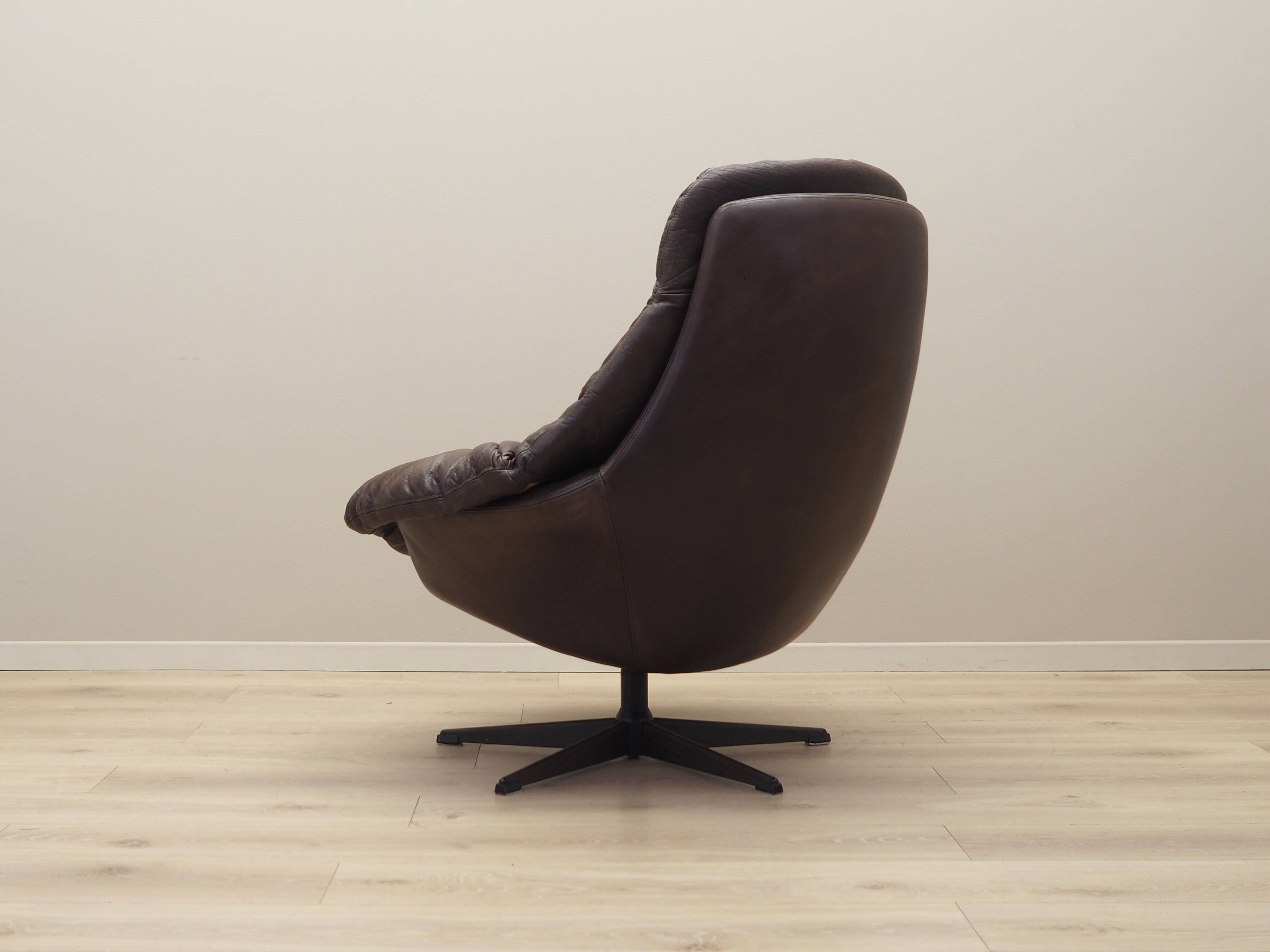 Leather swivel armchair, Danish design, 1960s, designer: H.W. Klein, manufacture: Bramin