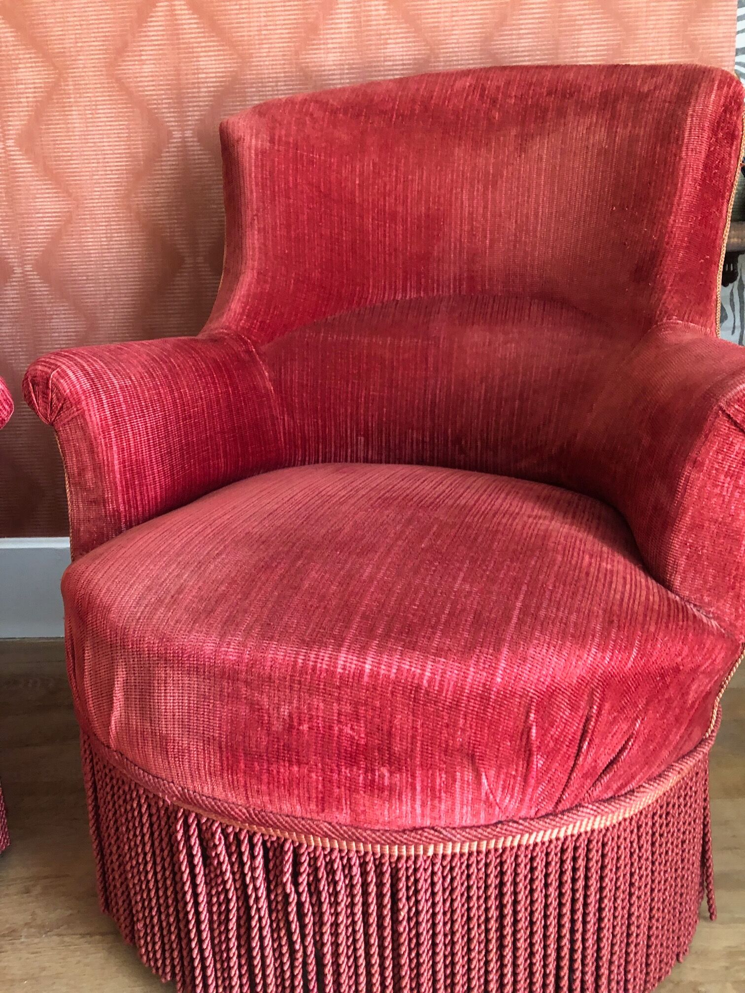 Paire de fauteuils crapaud velours