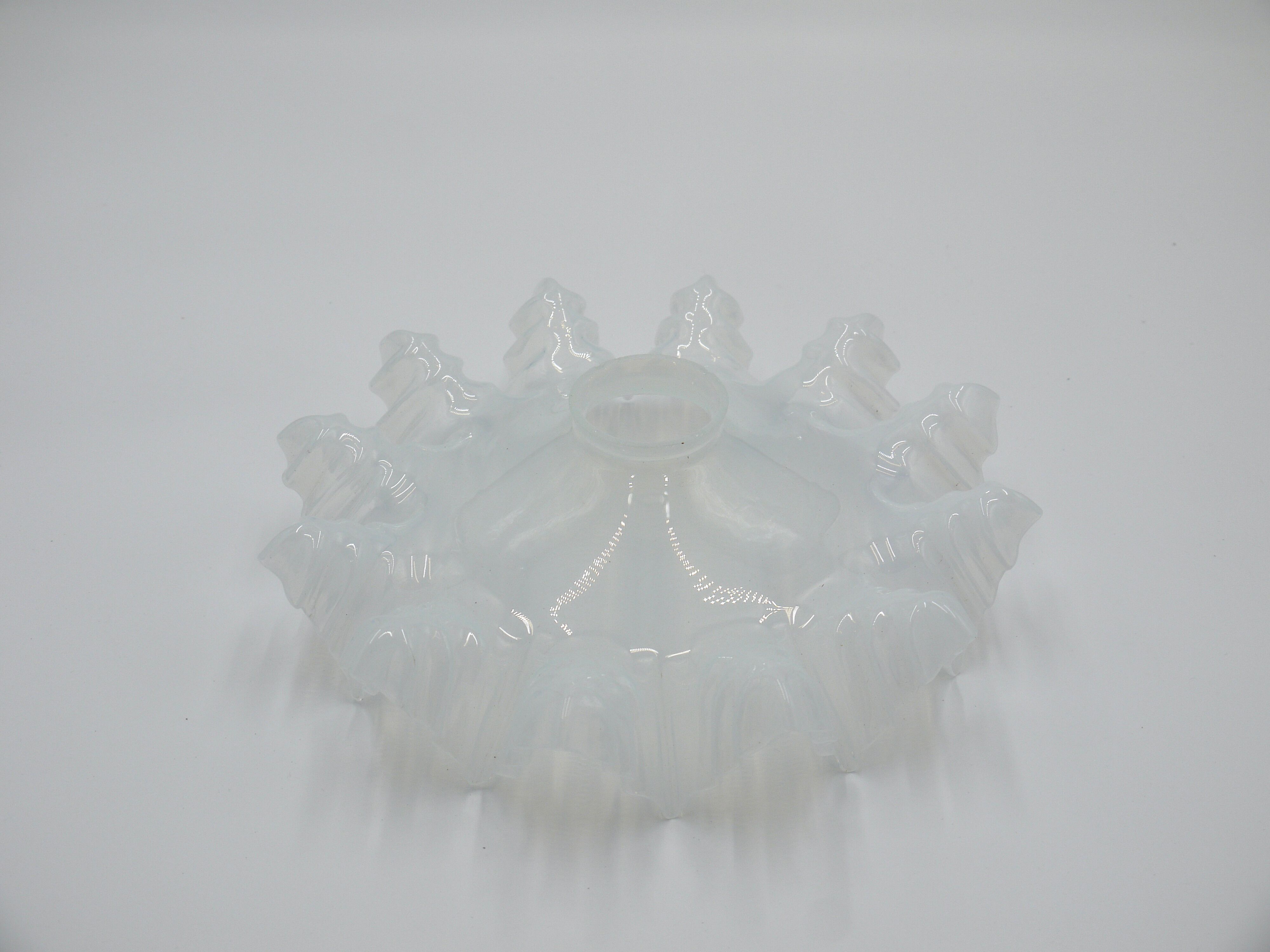 Corrugated glass suspension