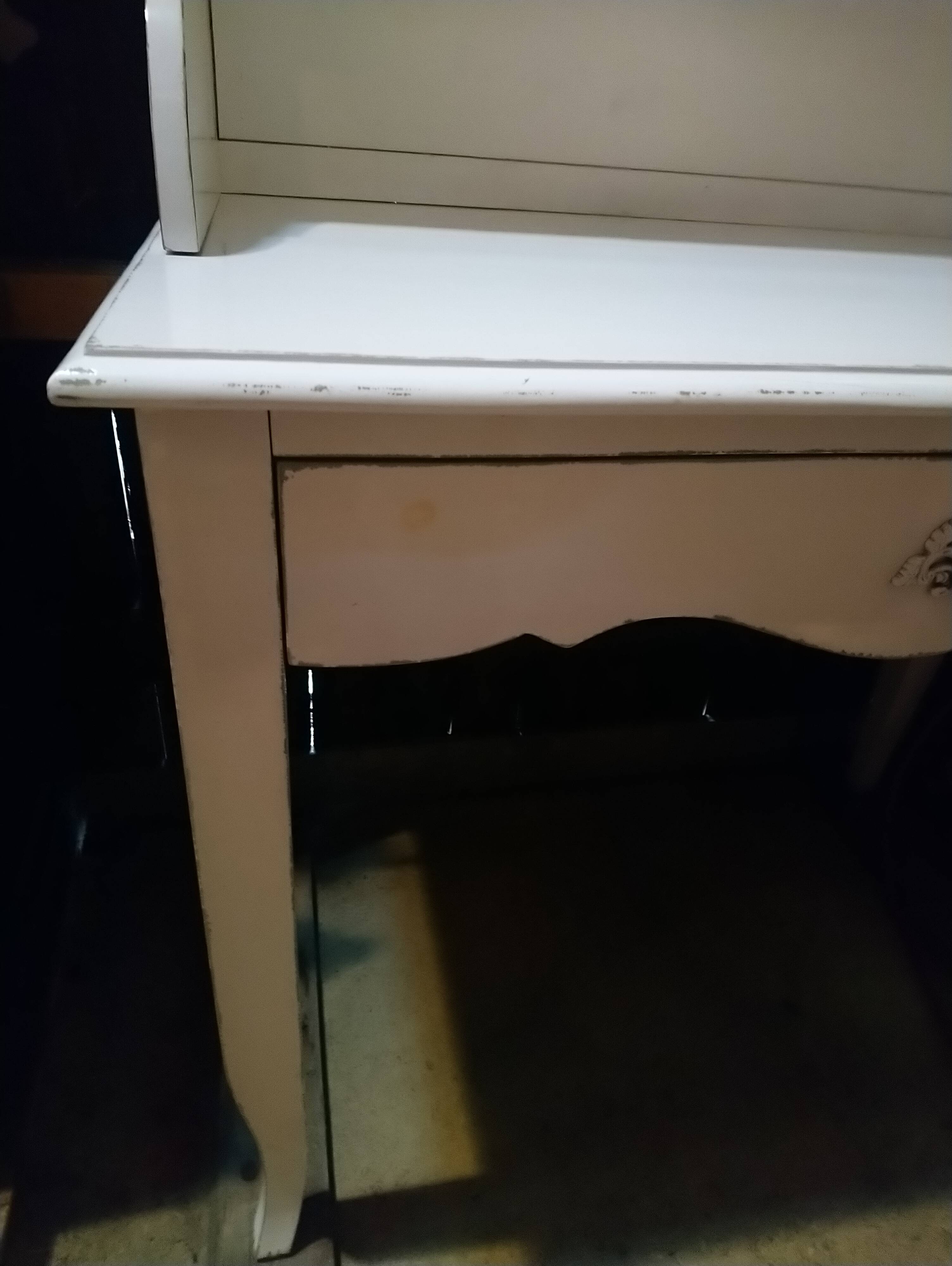 White lacquered desk.