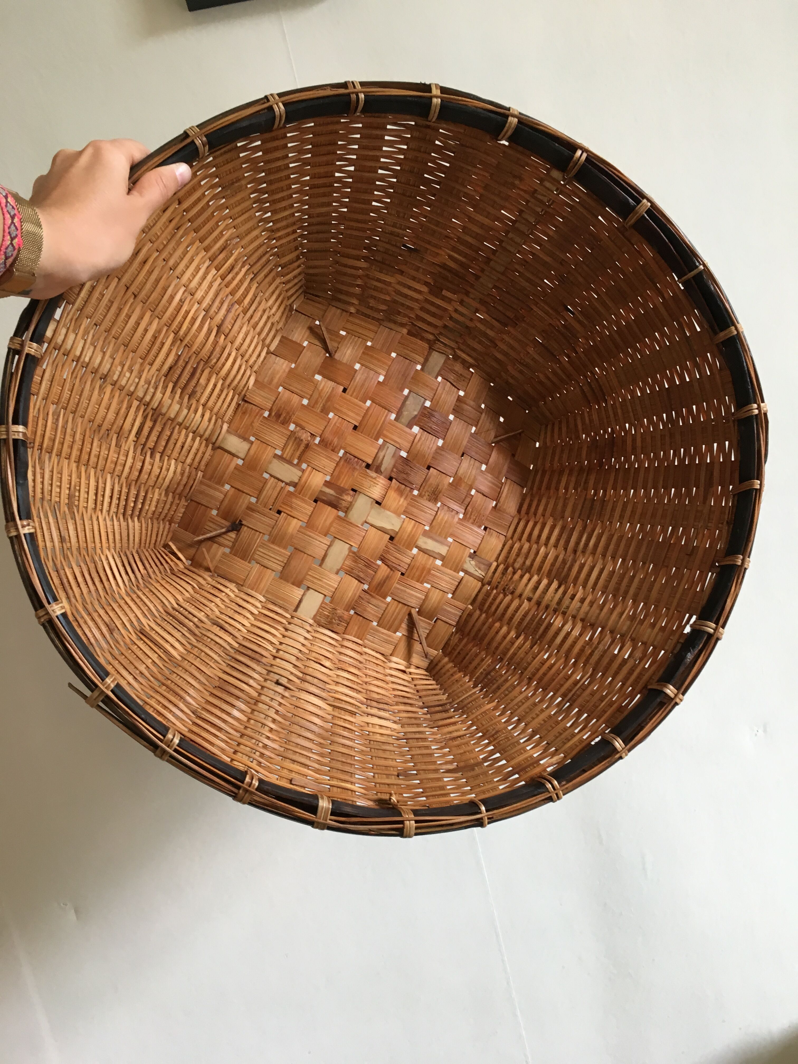 Panier en osier d’inspiration asiatique