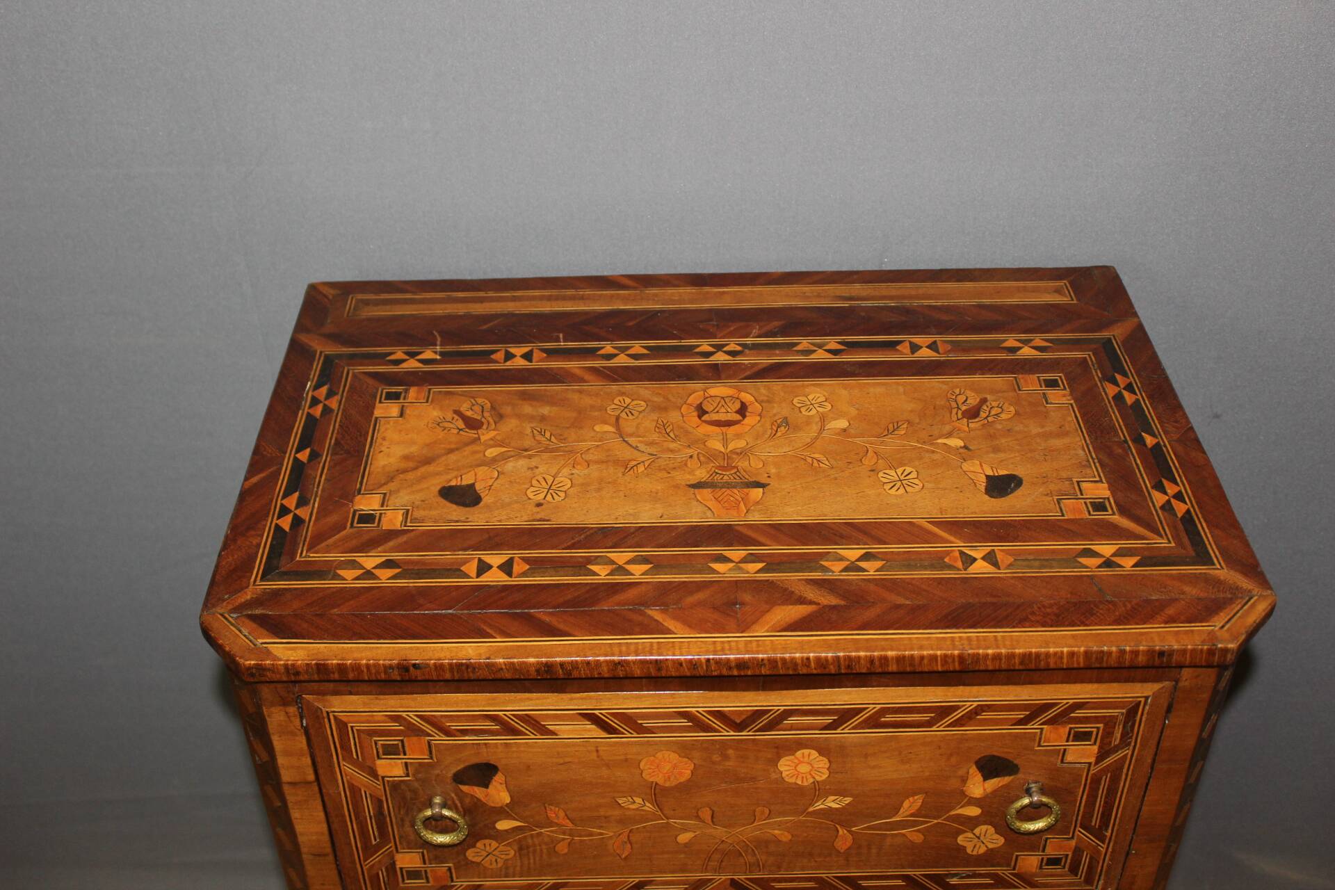 Commode italienne en Marqueterie début XIX