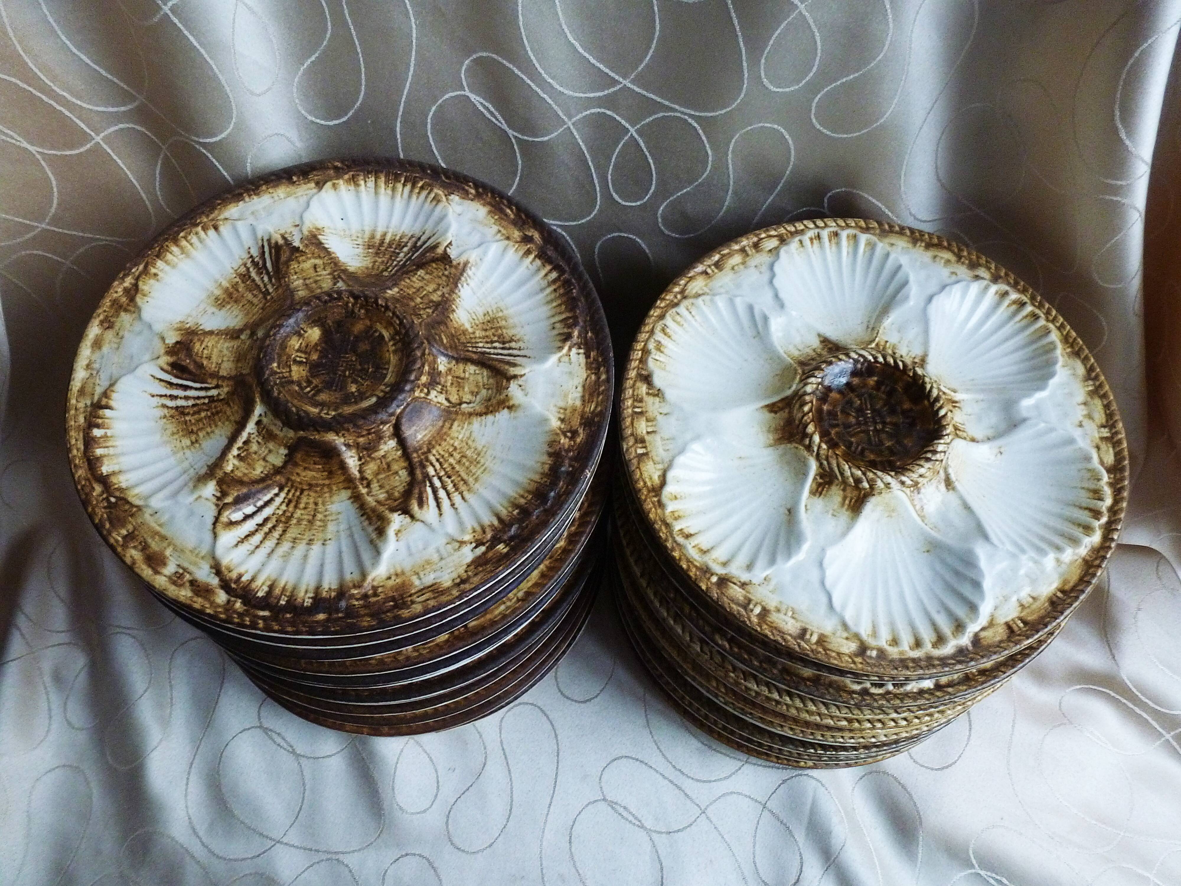 Set of 2 Longchamp oyster plates, vintage shell plates.