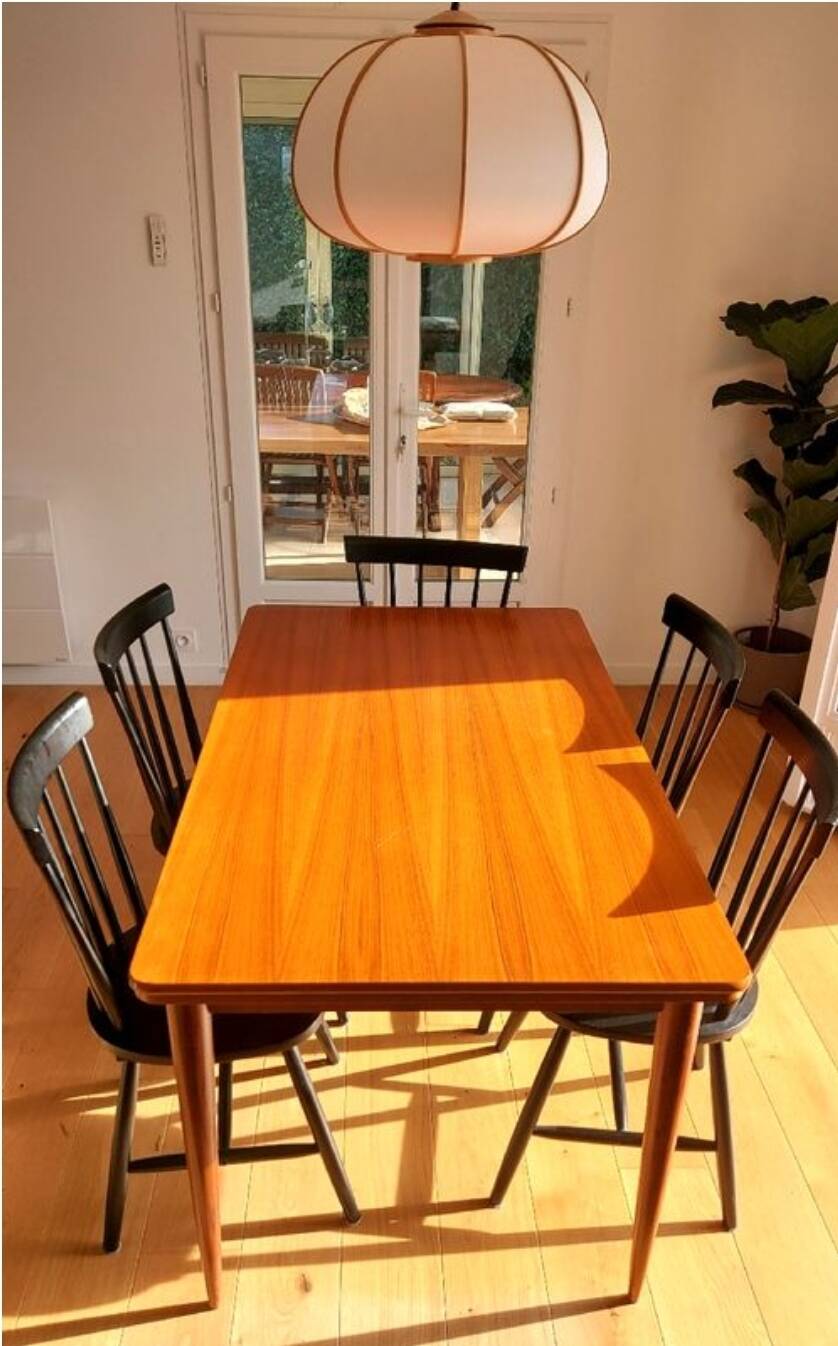 Large extendable designer dining table (seats 6 to 10), vintage, from the end of the 60s