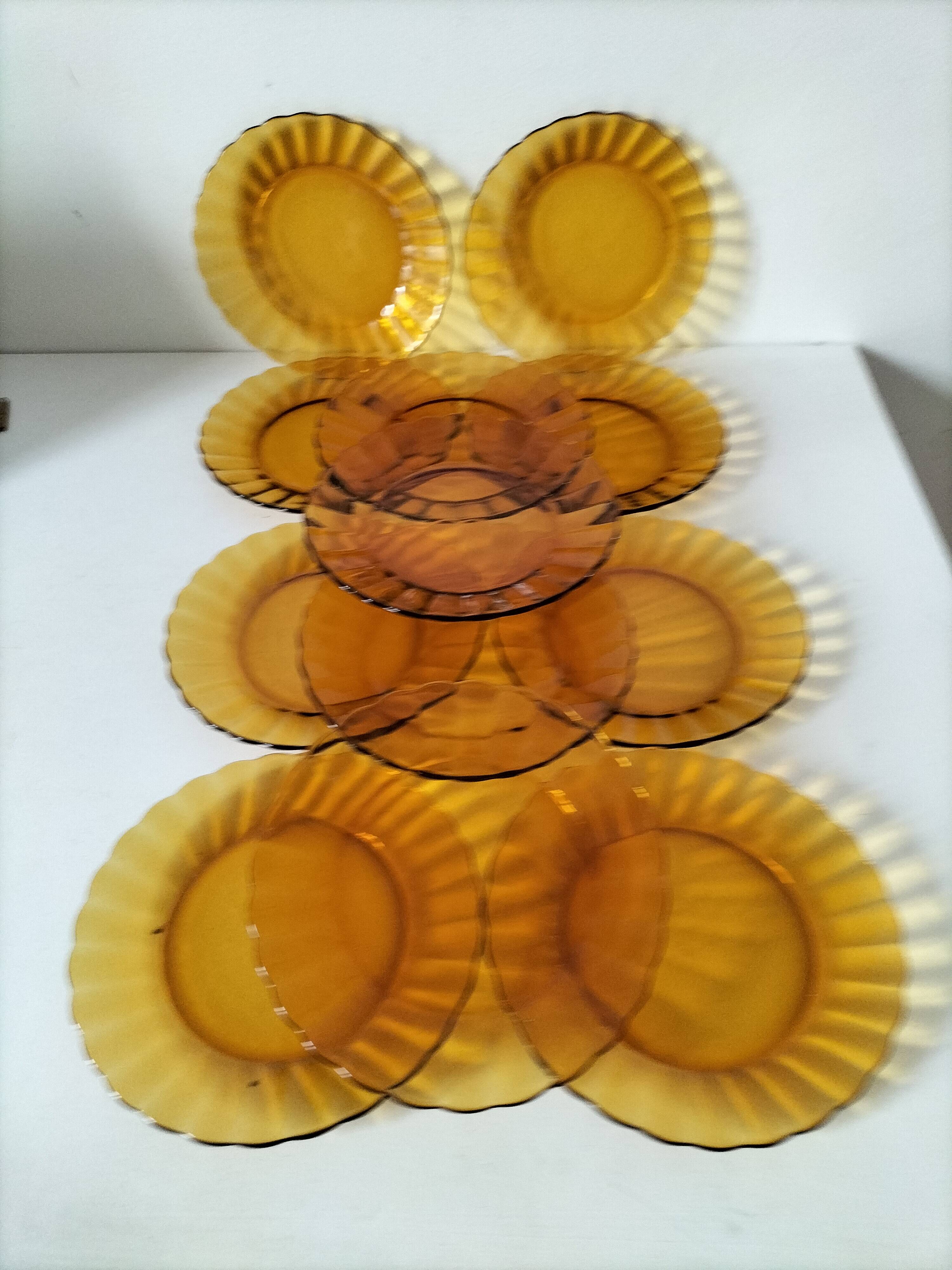 Lot 12 asssiettes fleur DURALEX vintage