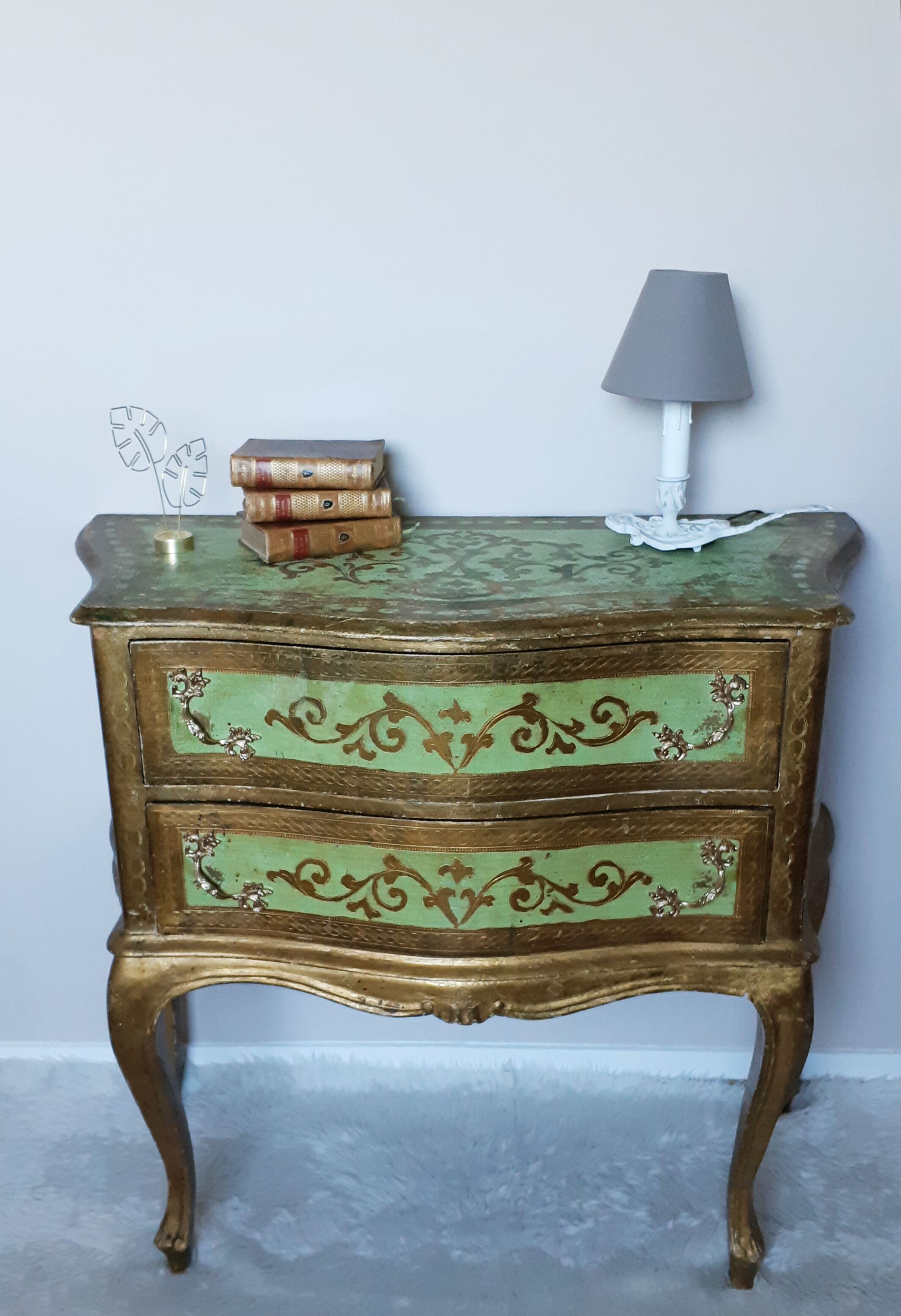 Venetian dresser