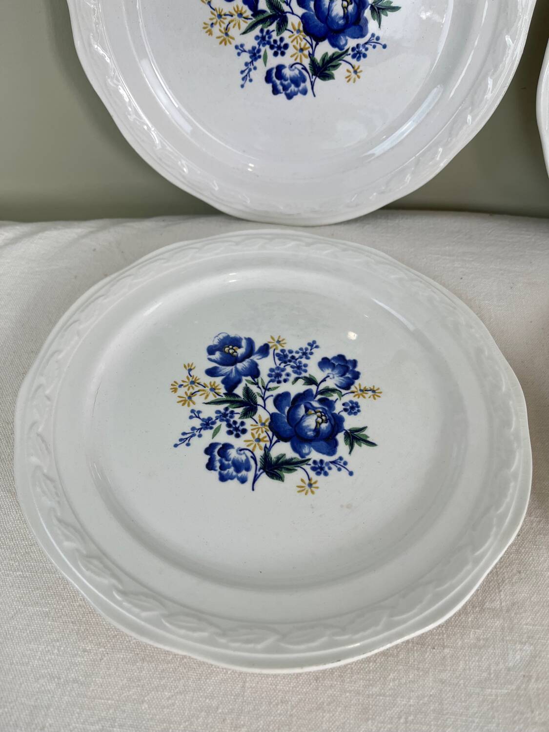 Assiettes à dessert anciennes