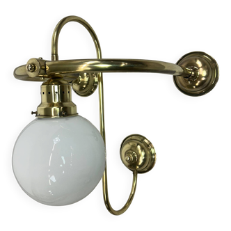 Large Art Deco wall lamp in brass