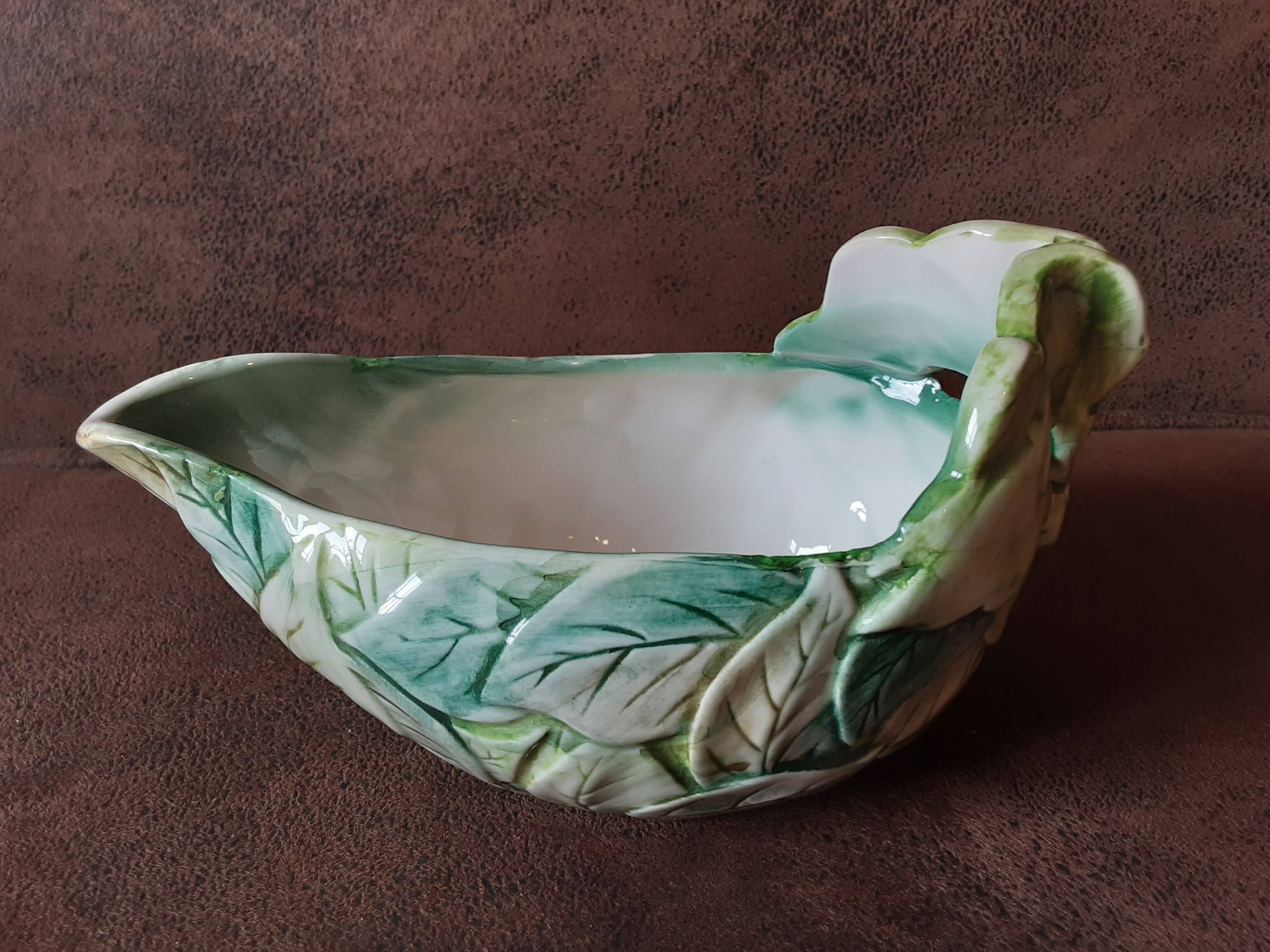 Gravy boat in barbotine style