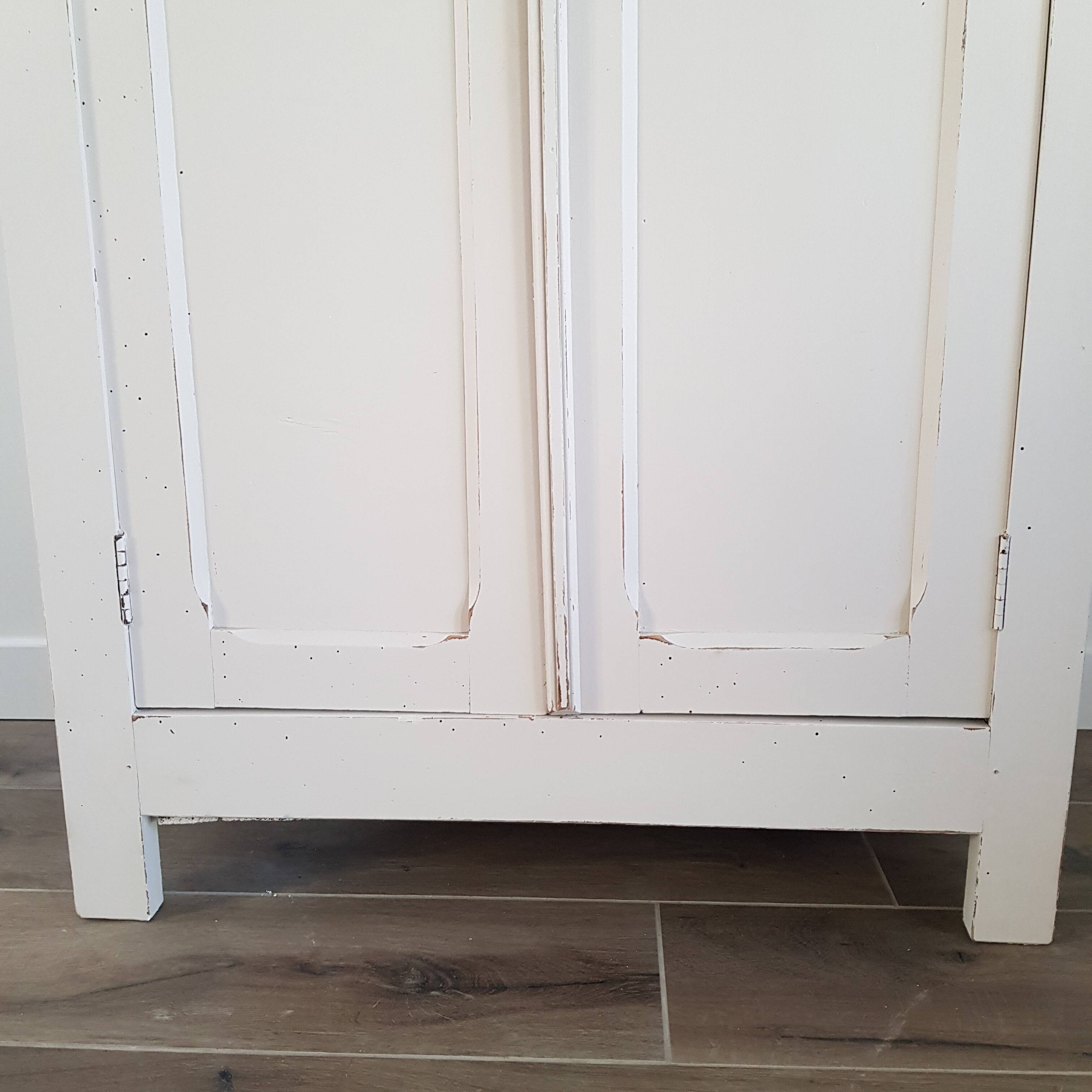 Parisian wardrobe in pearl grey, 50s