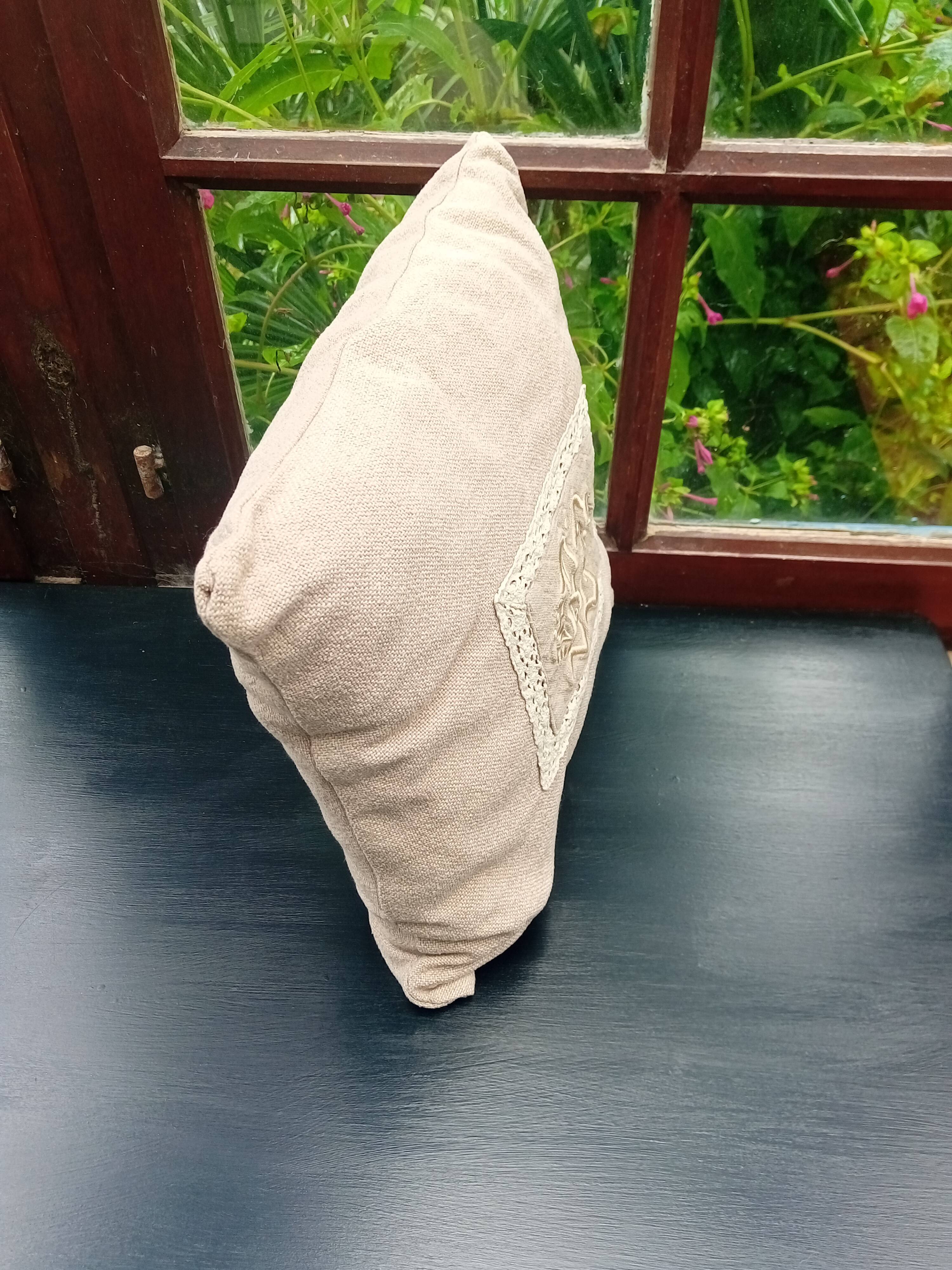 Lace cushion / Monogram