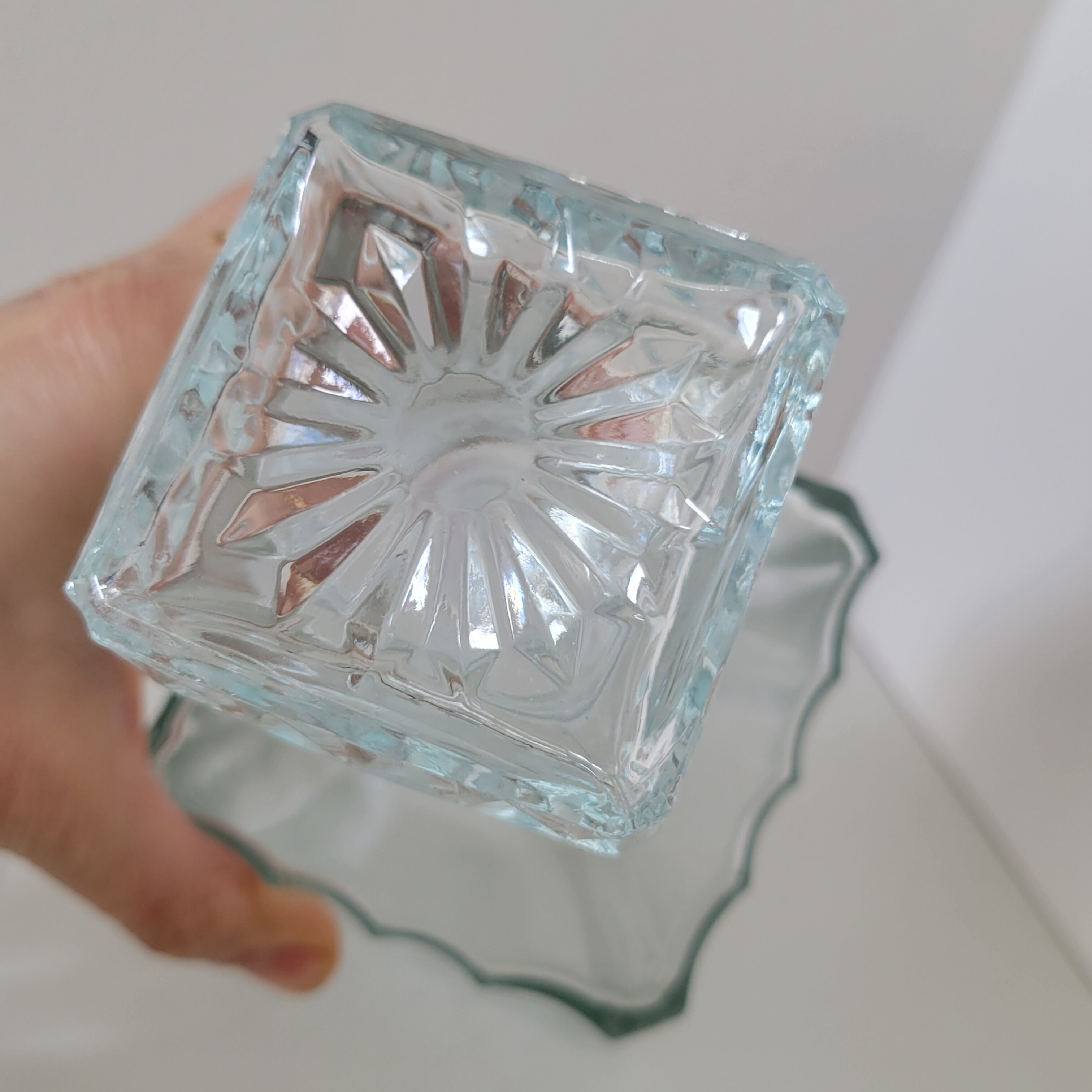 Whisky decanter 900 ml and 4 glasses 230 ml