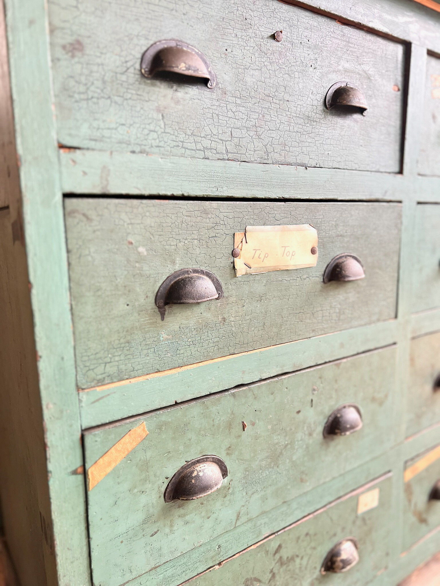 Old workshop drawer unit with original patina.