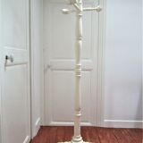 Portemanteau perroquet bois massif tourné blanc patiné vintage