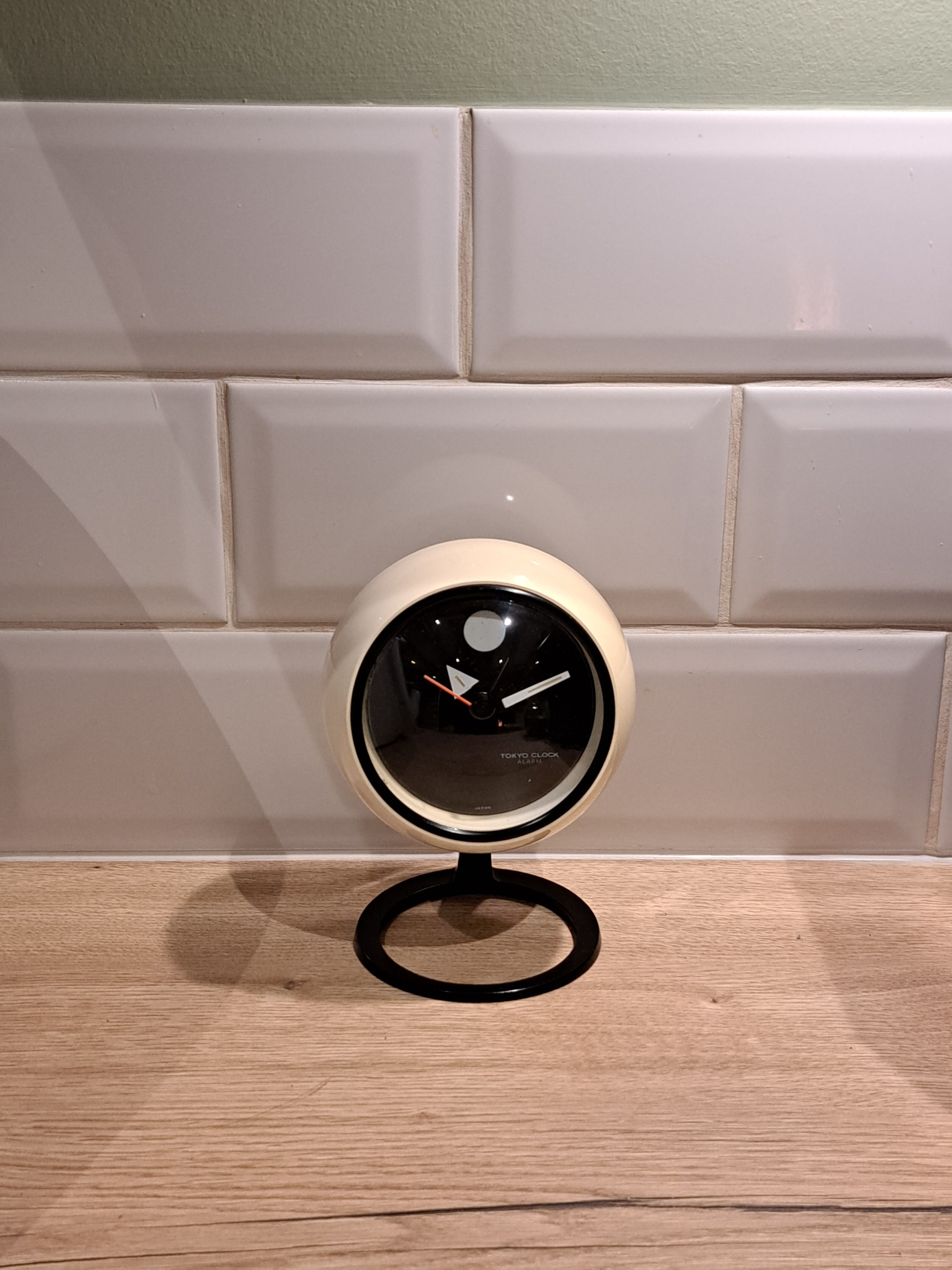 Tokyo clock alarm