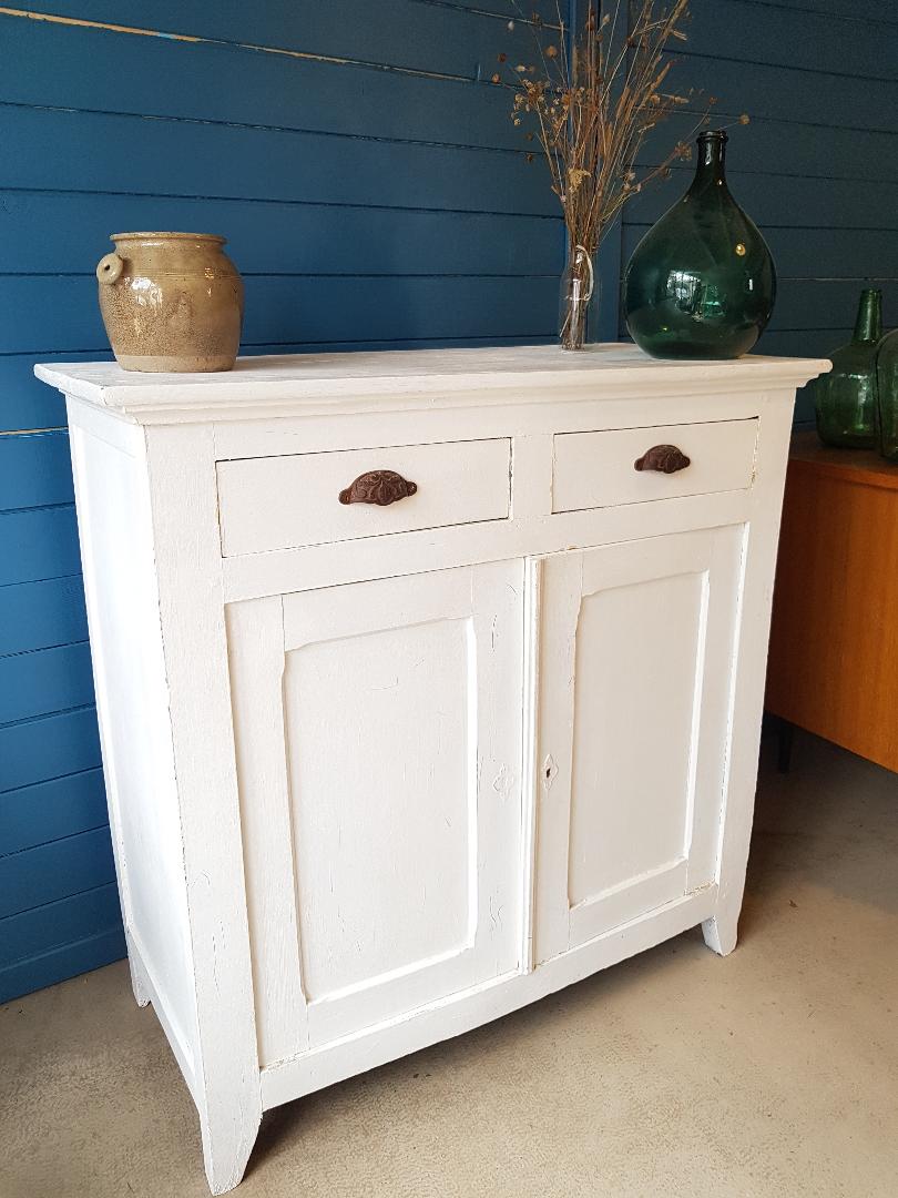 Former parisian buffet white