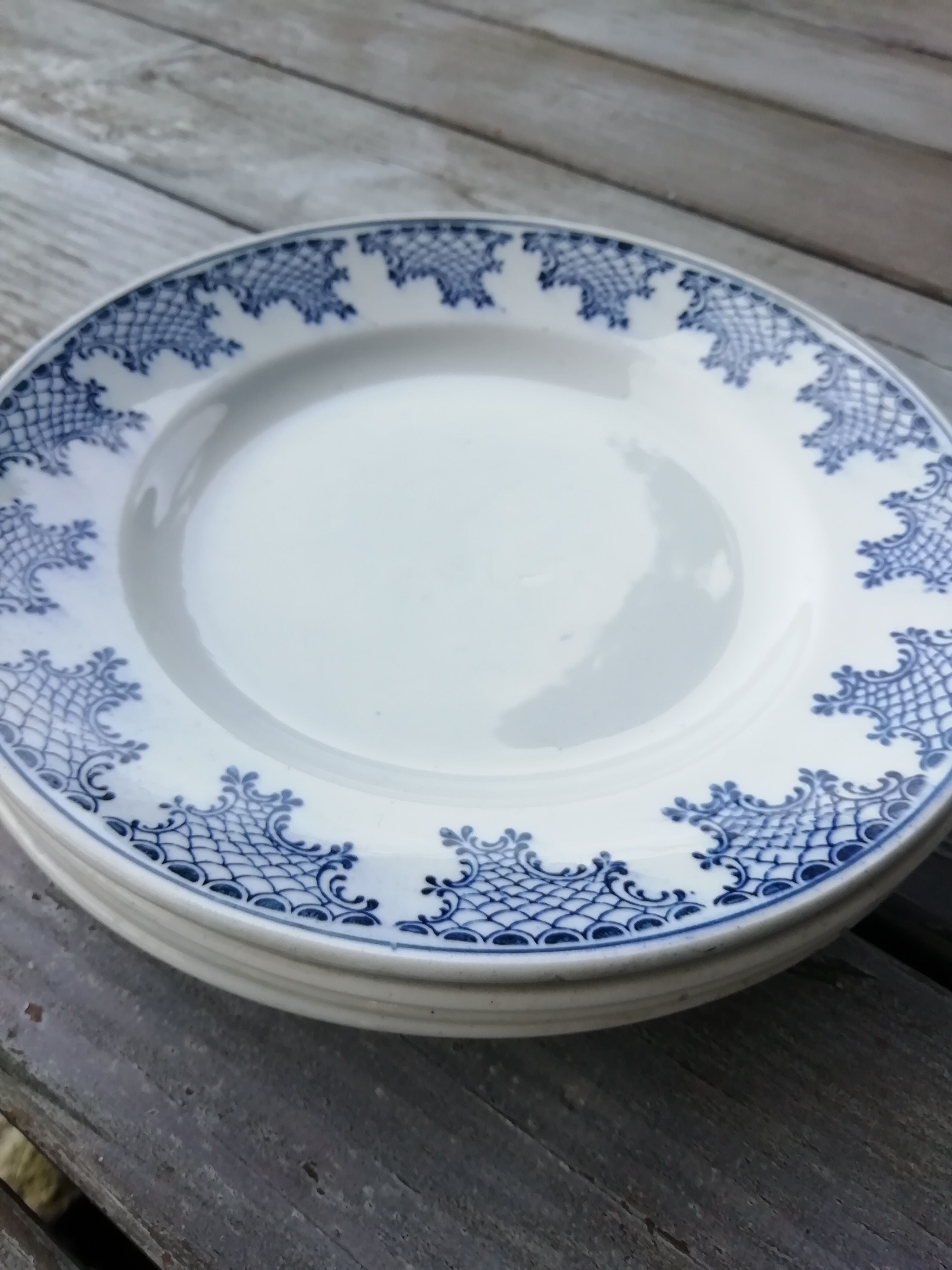 4 flat iron earth plates