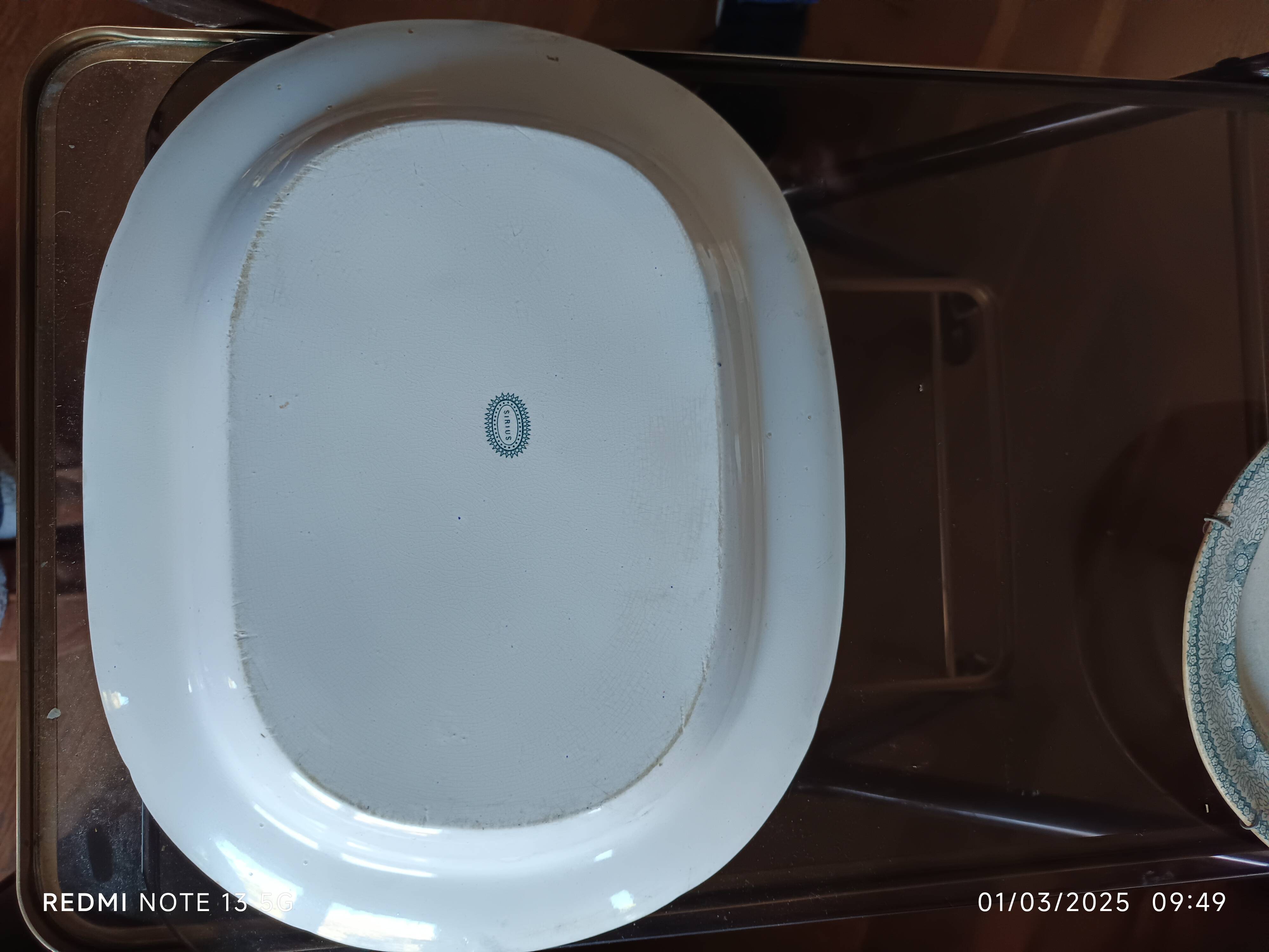 large 19th century earthenware dish and plates with Chinese decor