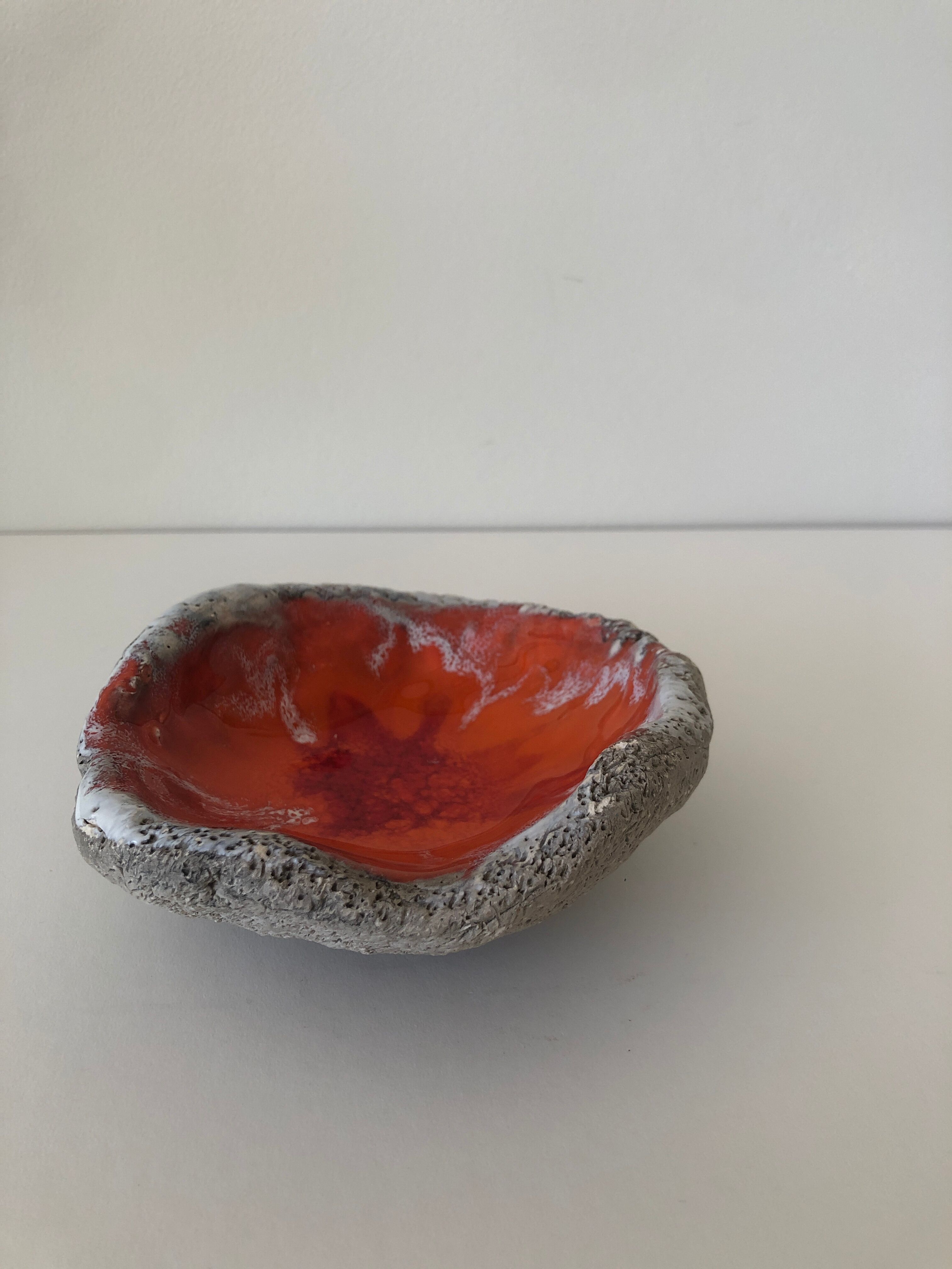 Empty pocket stone and enamel