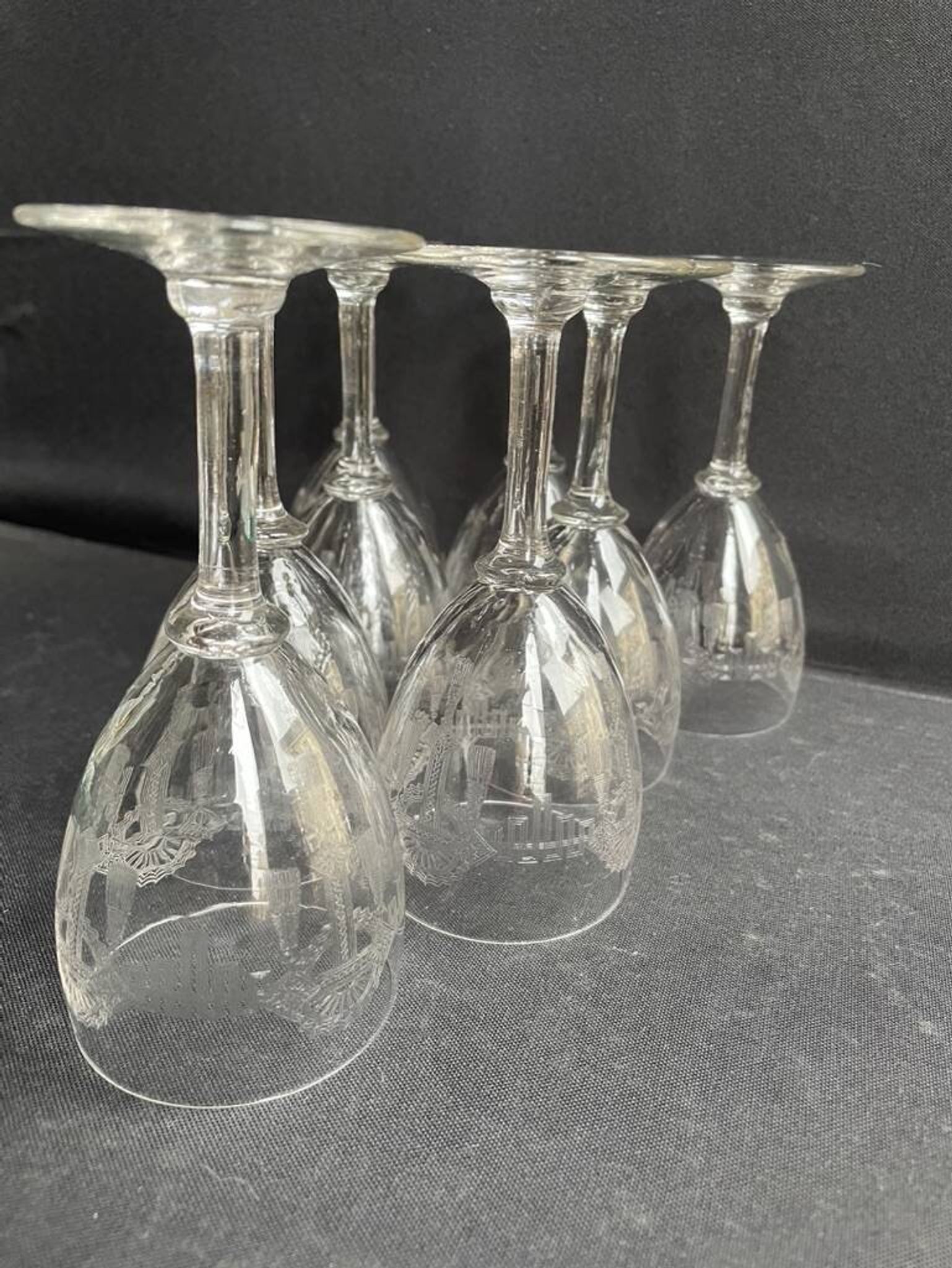 8 guilloché footed glasses – Art Nouveau