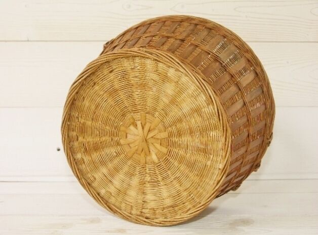 Vintage rattan fruit basket 70