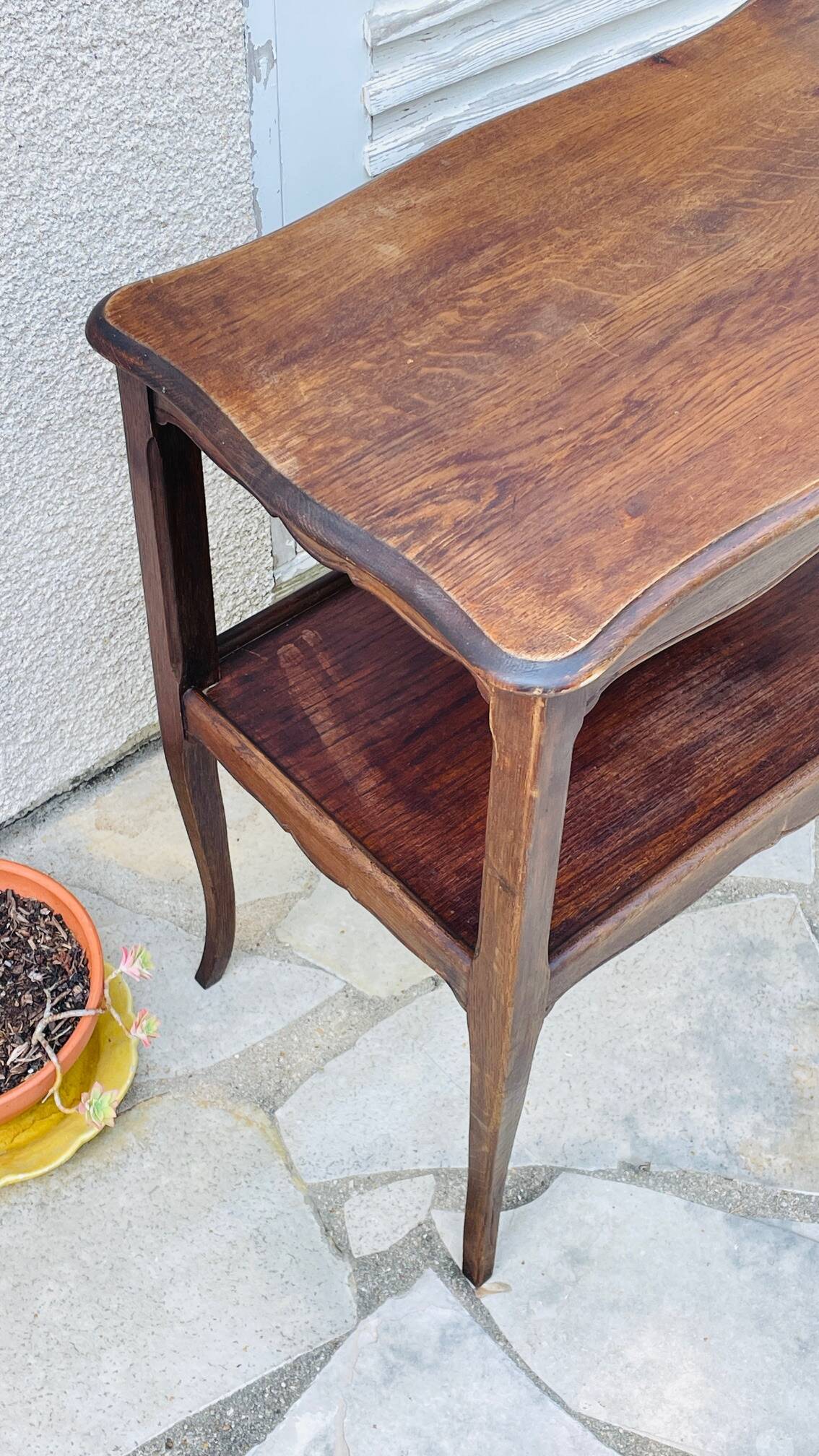 Desserte solid wood shelf and curved legs vintage