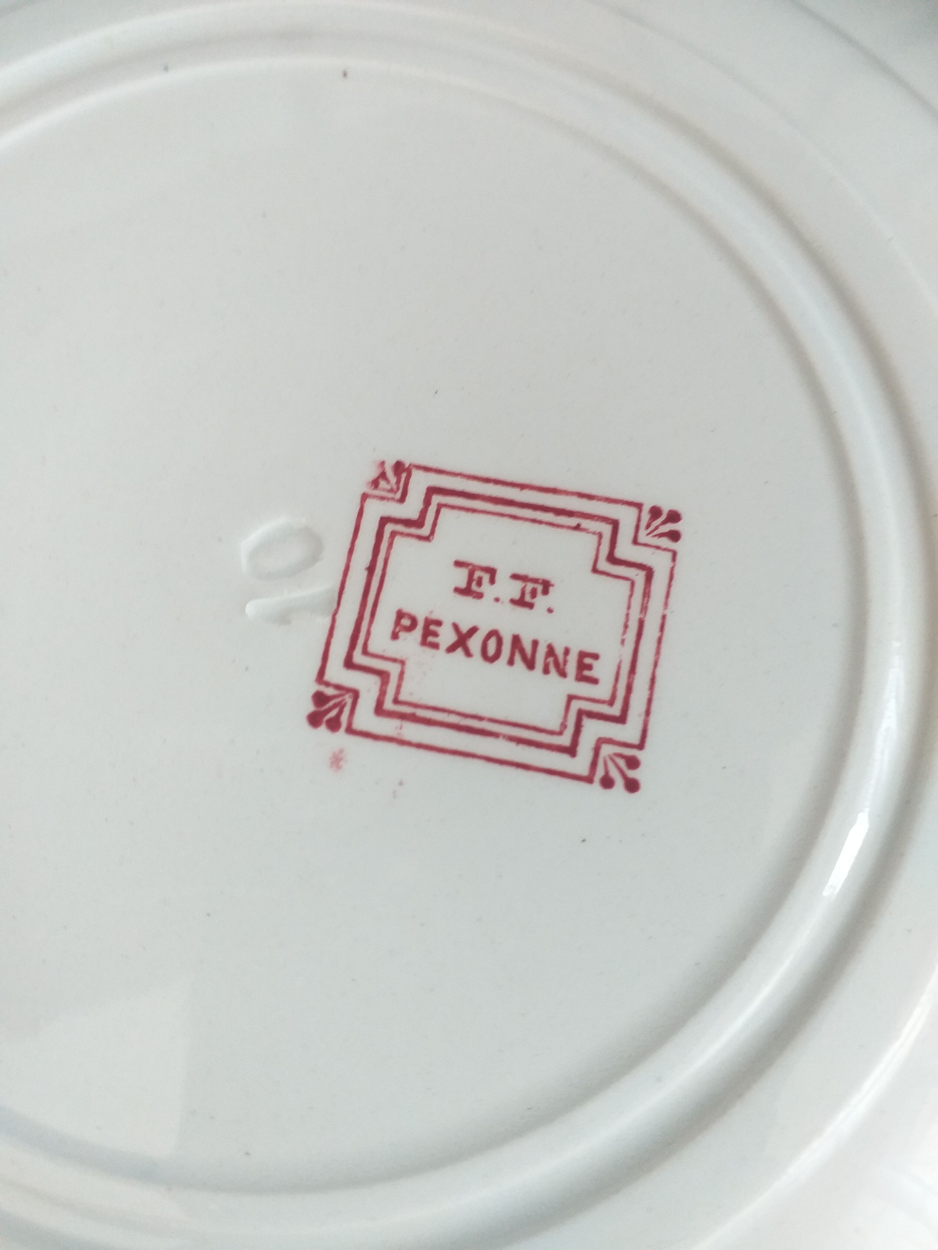 Hollow porcelain plates FF Pexonne