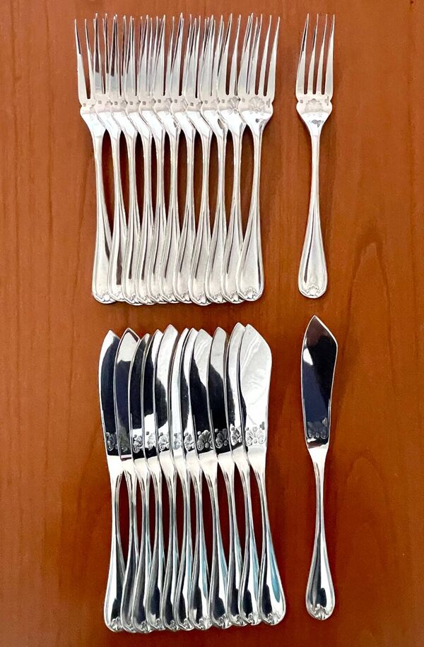 12 couverts à poisson décor coquille, Christofle Marot Berain