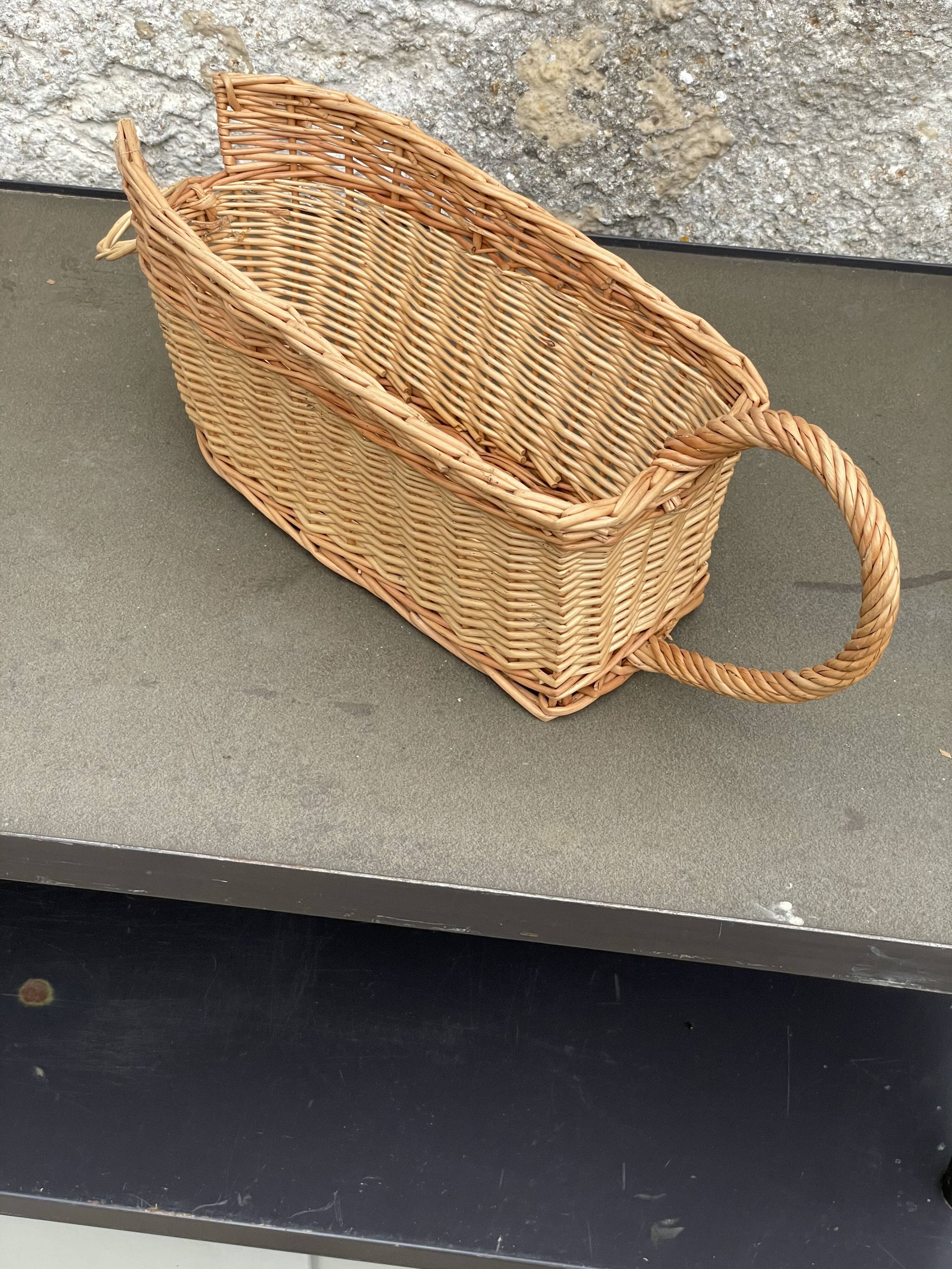 Pouring basket for wine