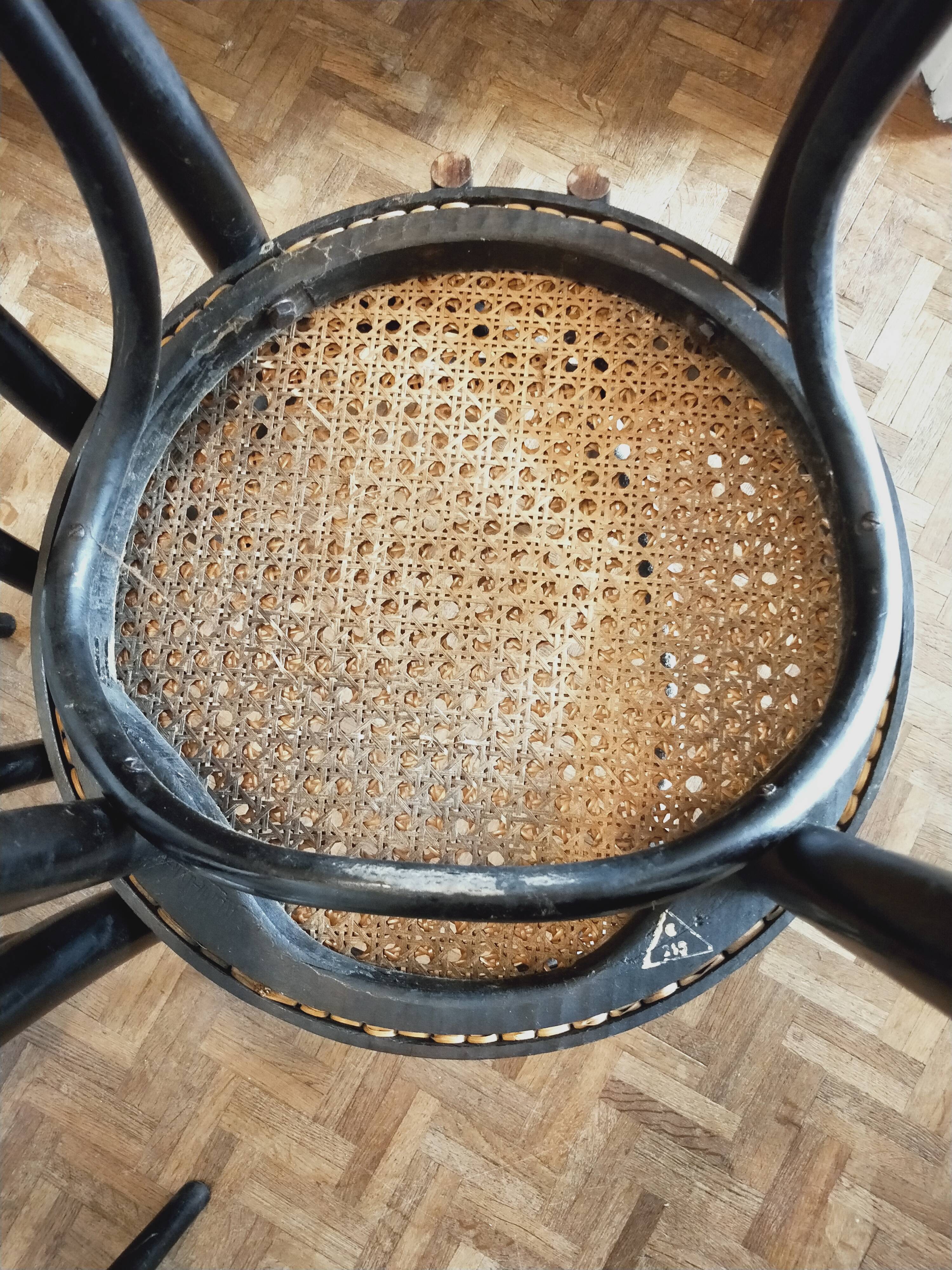 Lot of Thonet FMG chairs No.18