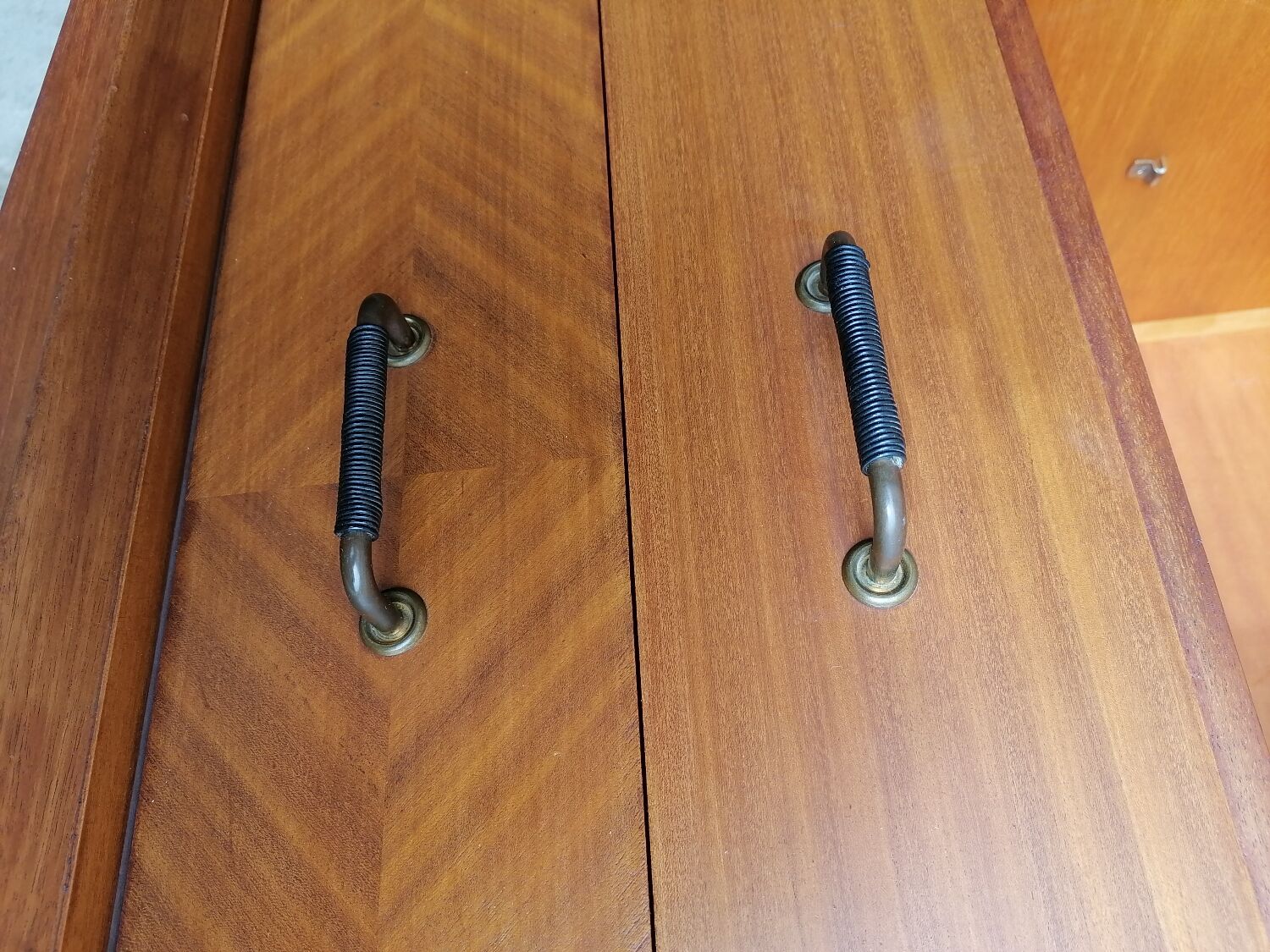 Scandinavian oak row