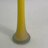Vase vintage en pâte de verre jaune