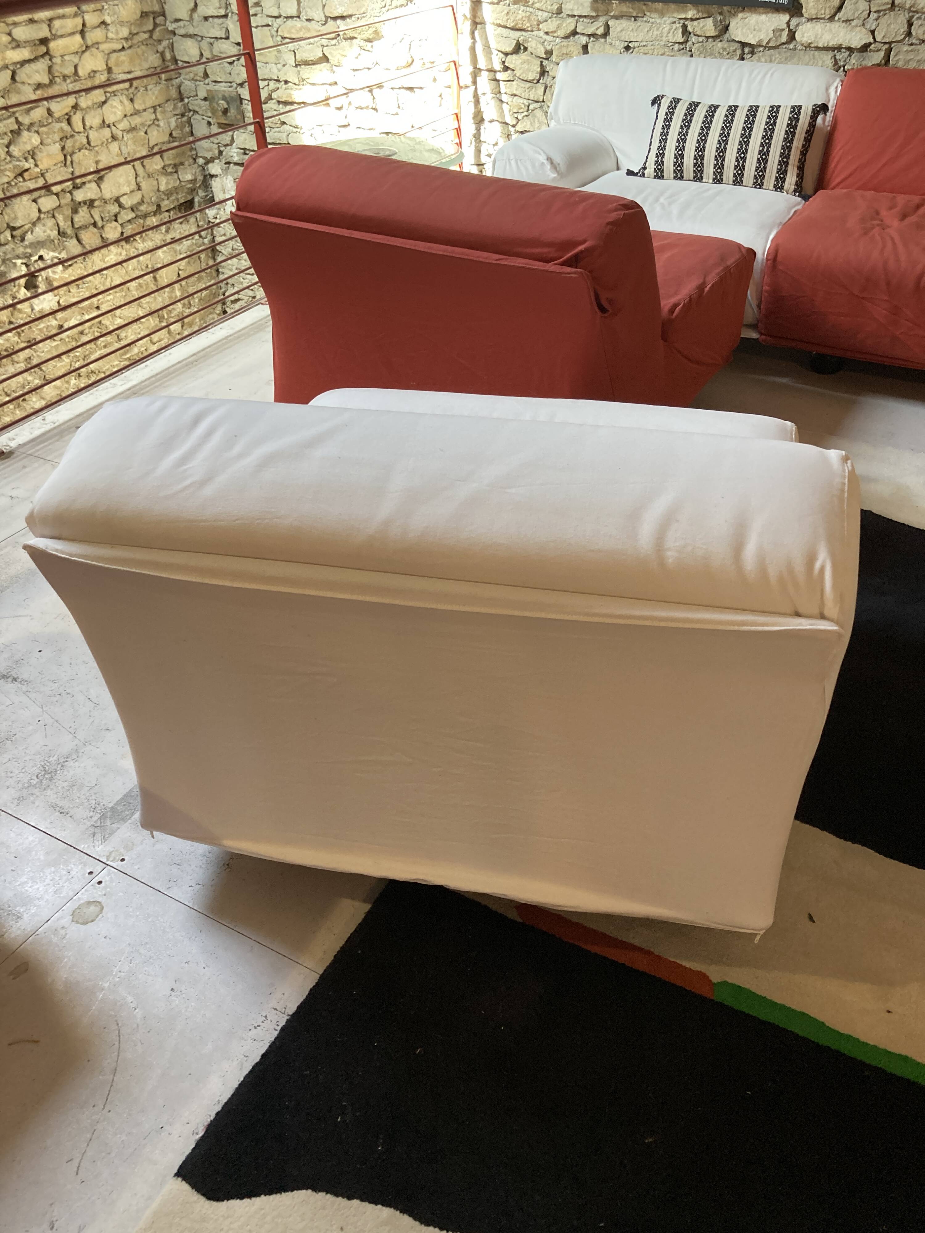 Fiandra modular sofa - Vico Magistretti - Cassina - red and white