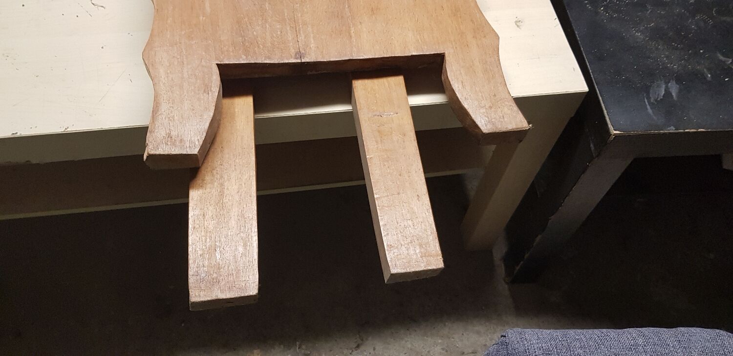 Solid wood palaver chair