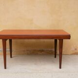 Expandable teak dining table