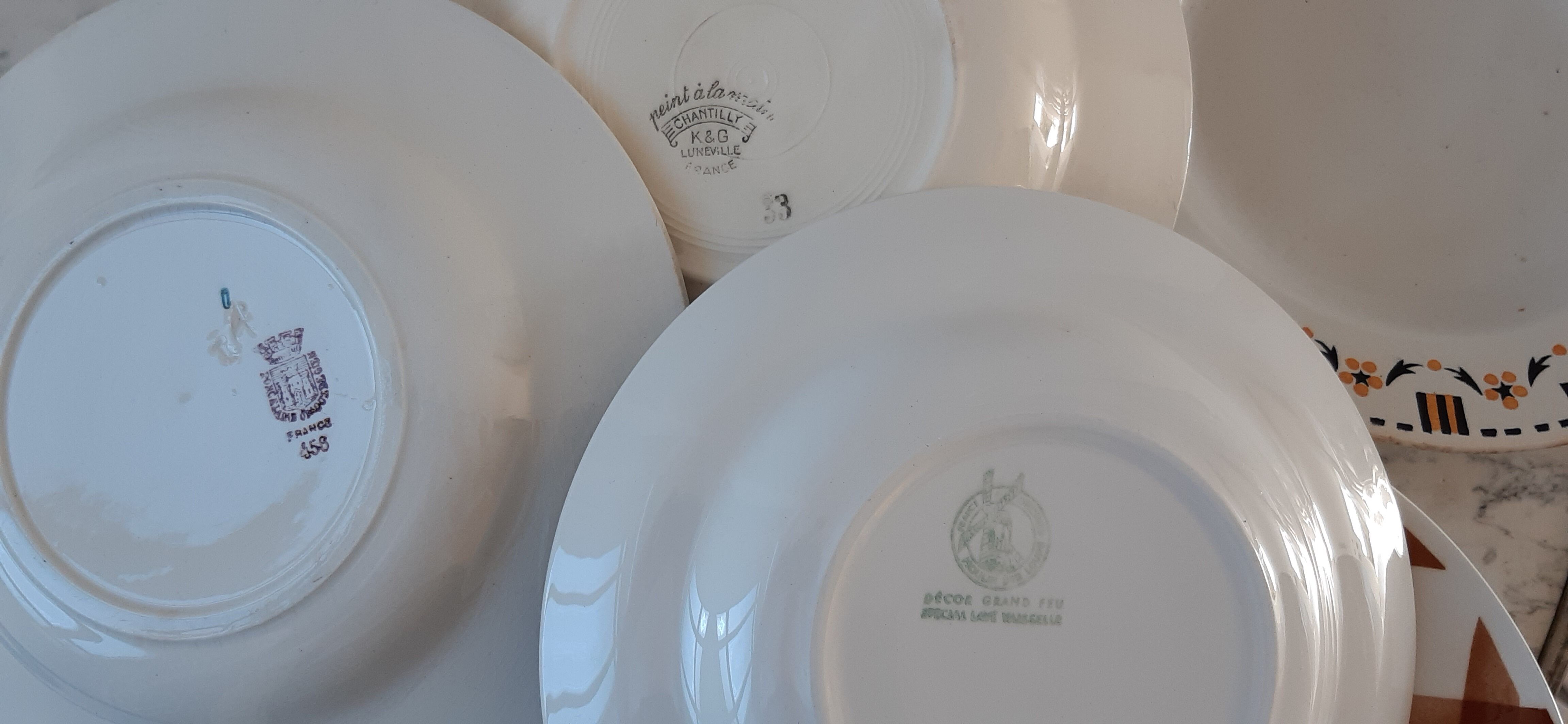 Set of 6 mismatched hollow plates Gien, Luneville and Moulin des Loups